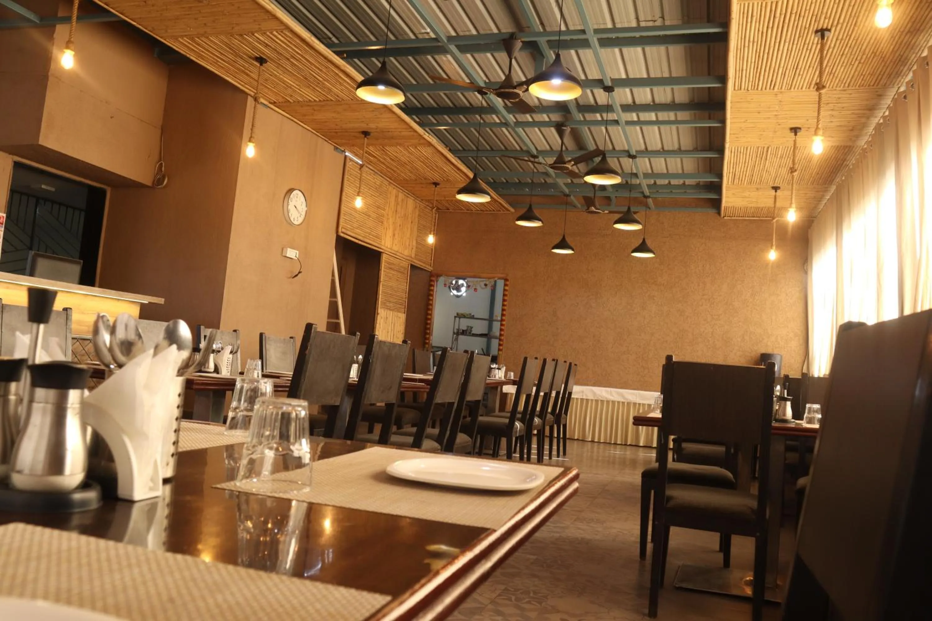 Restaurant/places to eat in Hotel Grand Ecotel, Aurangabad