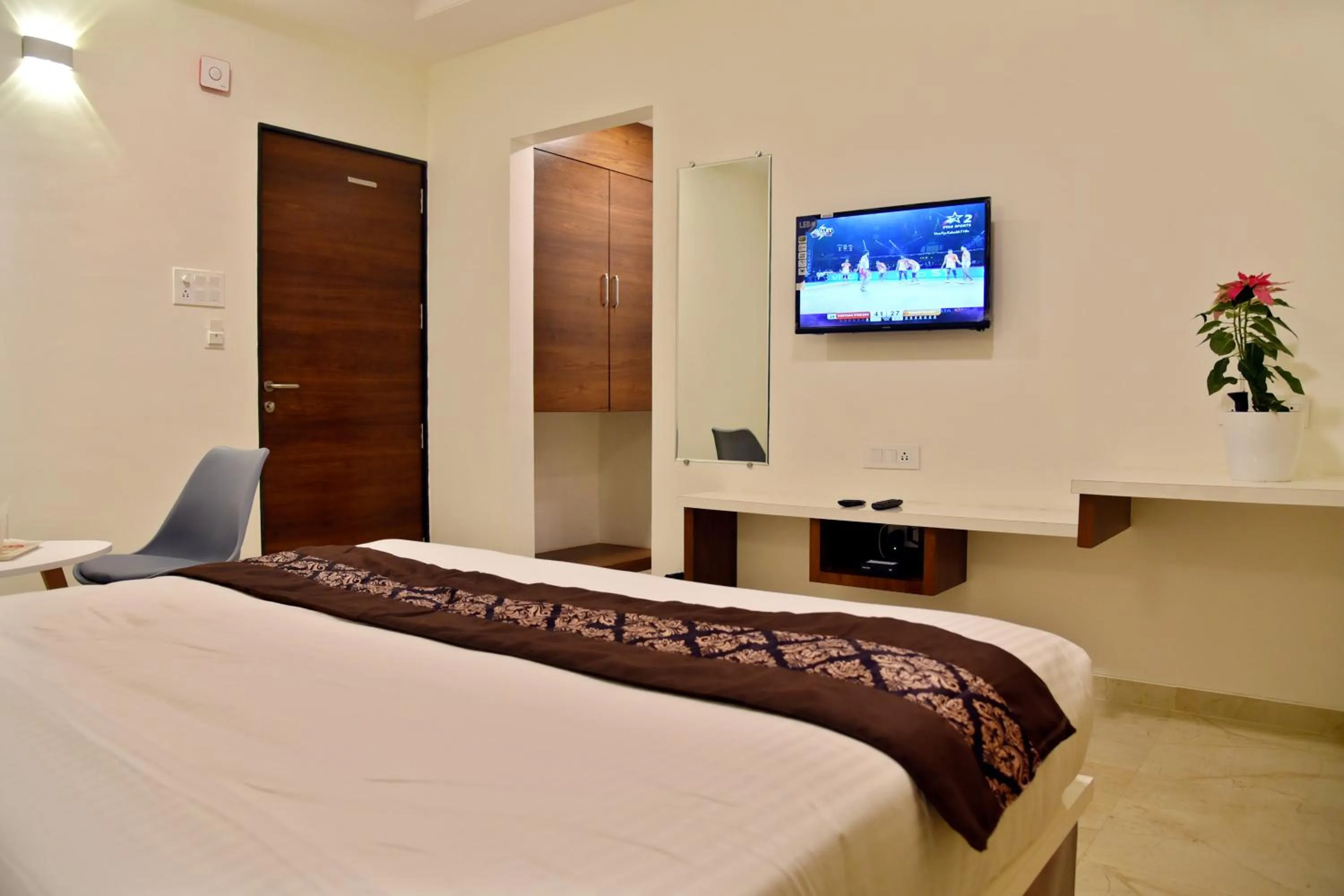 Bed in Hotel Grand Ecotel, Aurangabad