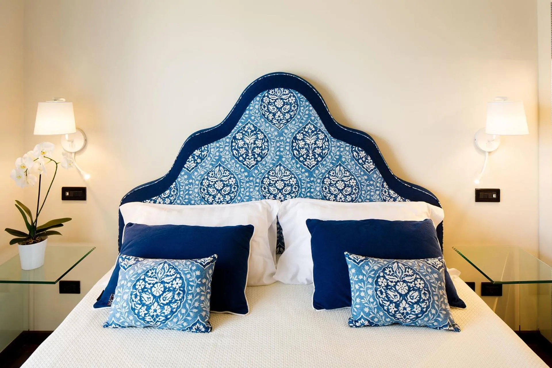 Property building, Bed in AMORE RENTALS - Villa Lia