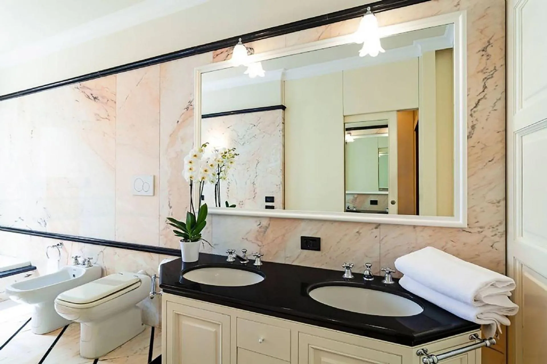 Bathroom in AMORE RENTALS - Villa Lia