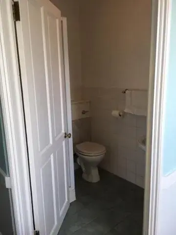 Deluxe Twin Room in The Old Alma Inn Ltd Deluxe Twin Room in The Old Alma Inn Ltd