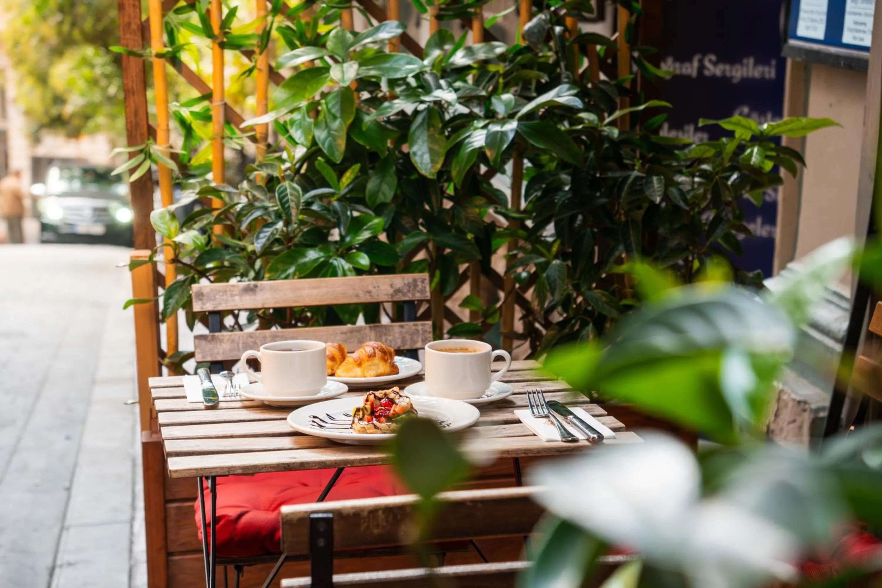 Restaurant/places to eat in Akka Suites Taksim-Special Class