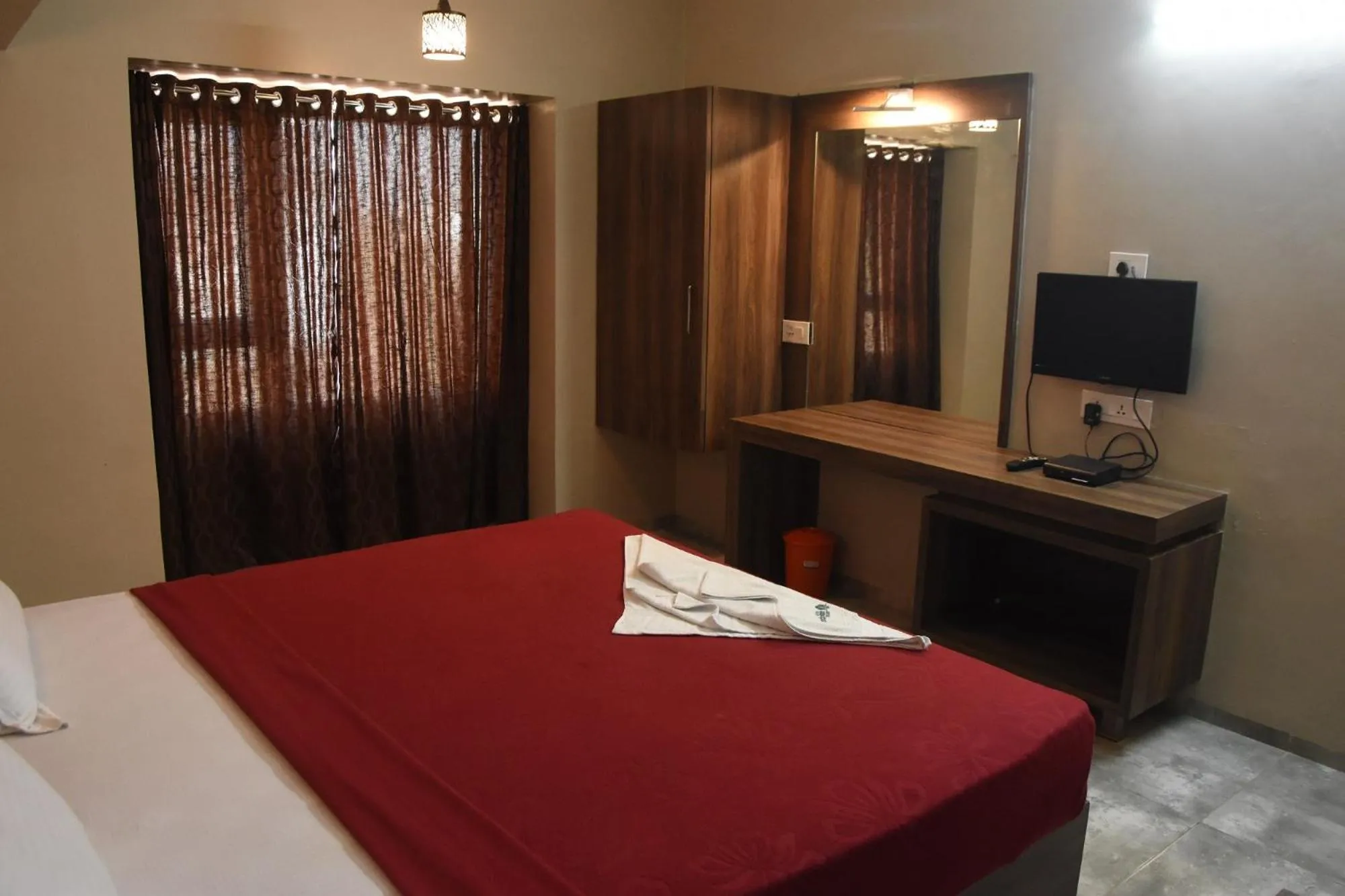 Communal lounge/ TV room in Hotel Vrindavan Deluxe Kolhapur NEAR CENTRAL BUS STAND