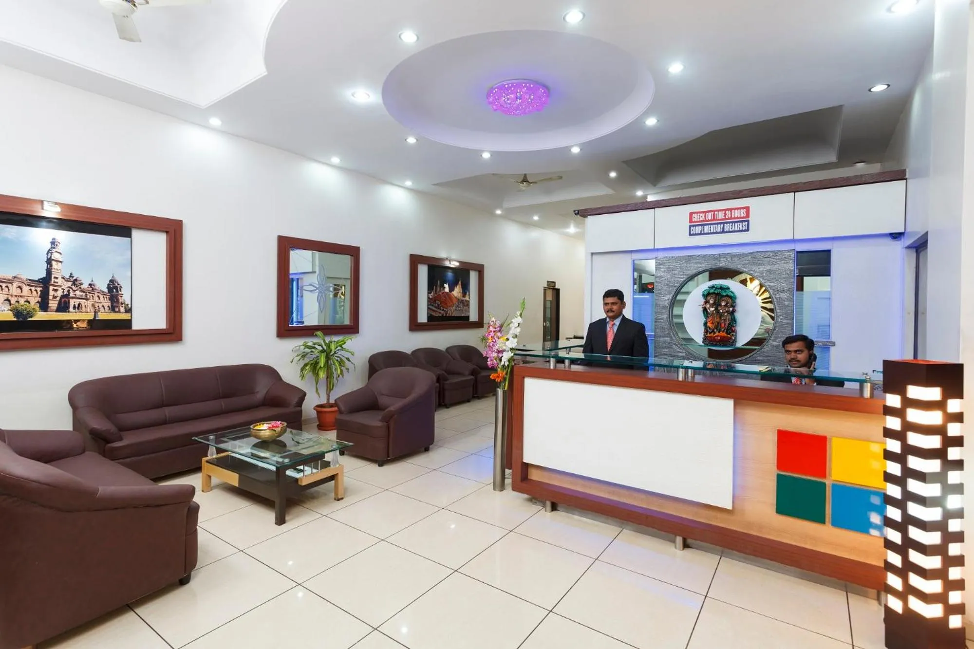 Lobby or reception in Hotel Vrindavan Deluxe Kolhapur NEAR CENTRAL BUS STAND