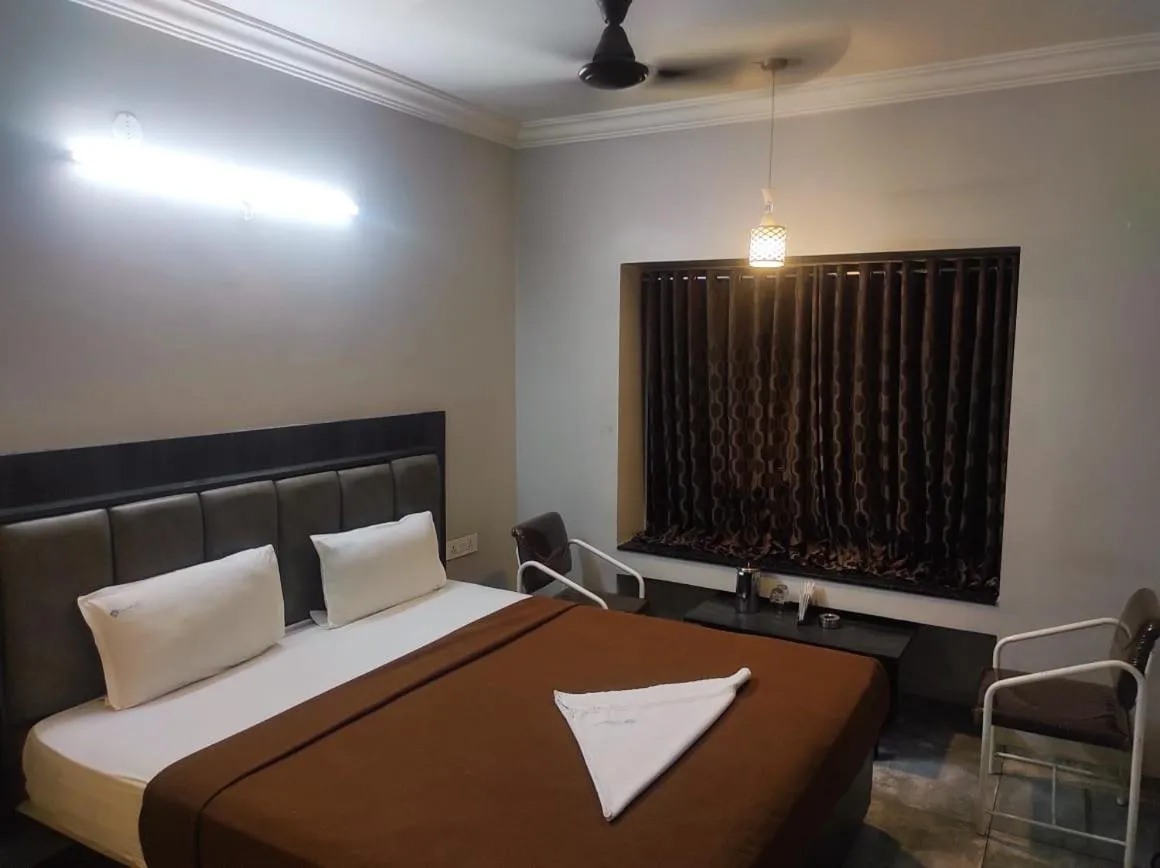 Hotel Vrindavan Deluxe Kolhapur NEAR CENTRAL BUS STAND