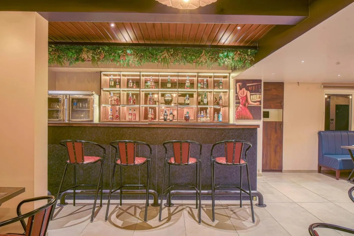 Lounge or bar in Hotel Vrindavan Deluxe Kolhapur NEAR CENTRAL BUS STAND