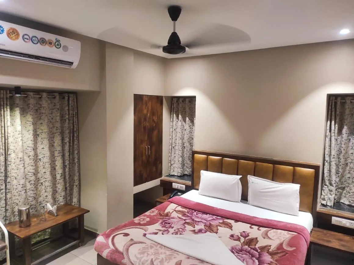 wardrobe in Hotel Vrindavan Deluxe Kolhapur NEAR CENTRAL BUS STAND