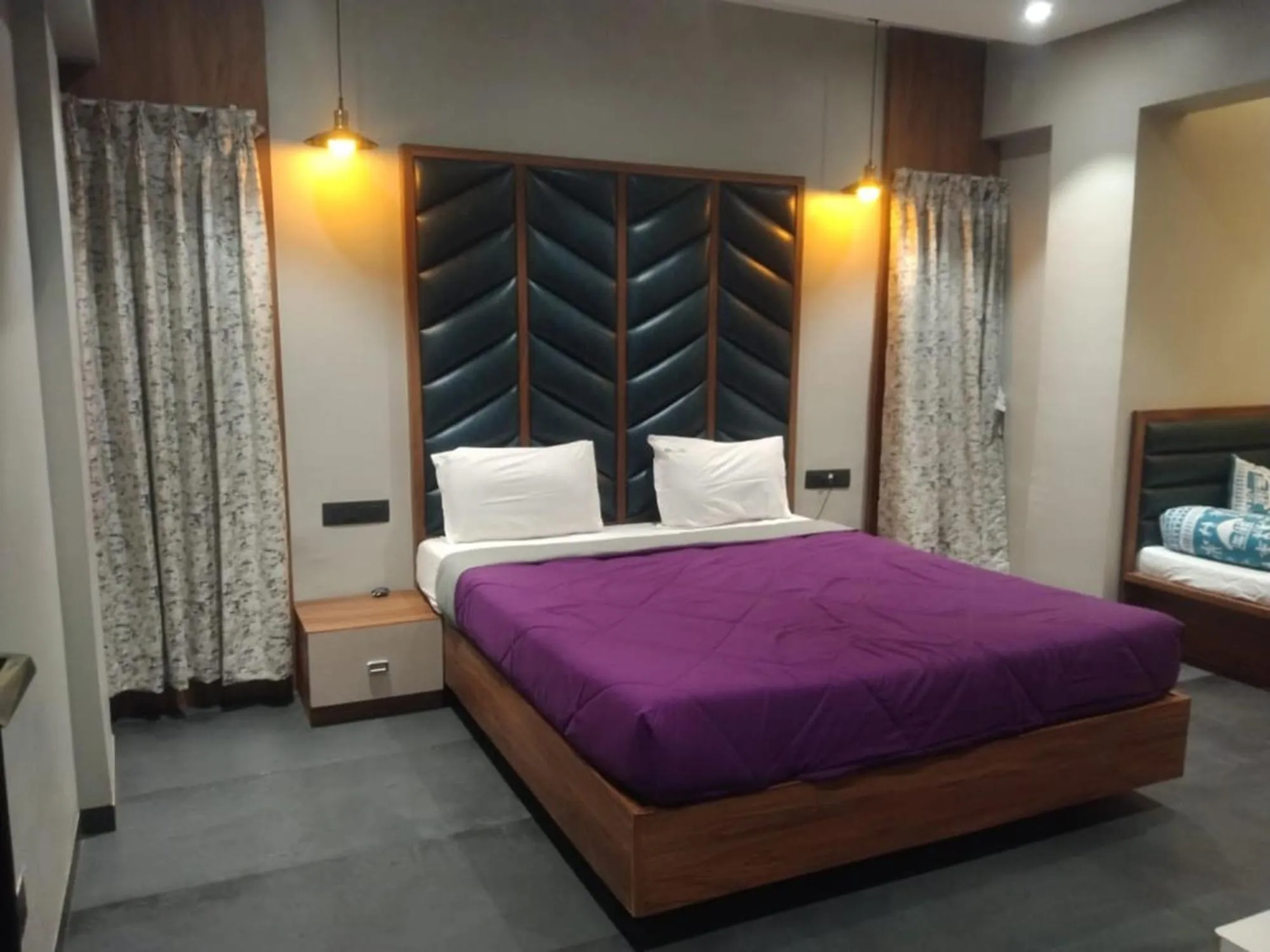 Hotel Vrindavan Deluxe Kolhapur NEAR CENTRAL BUS STAND