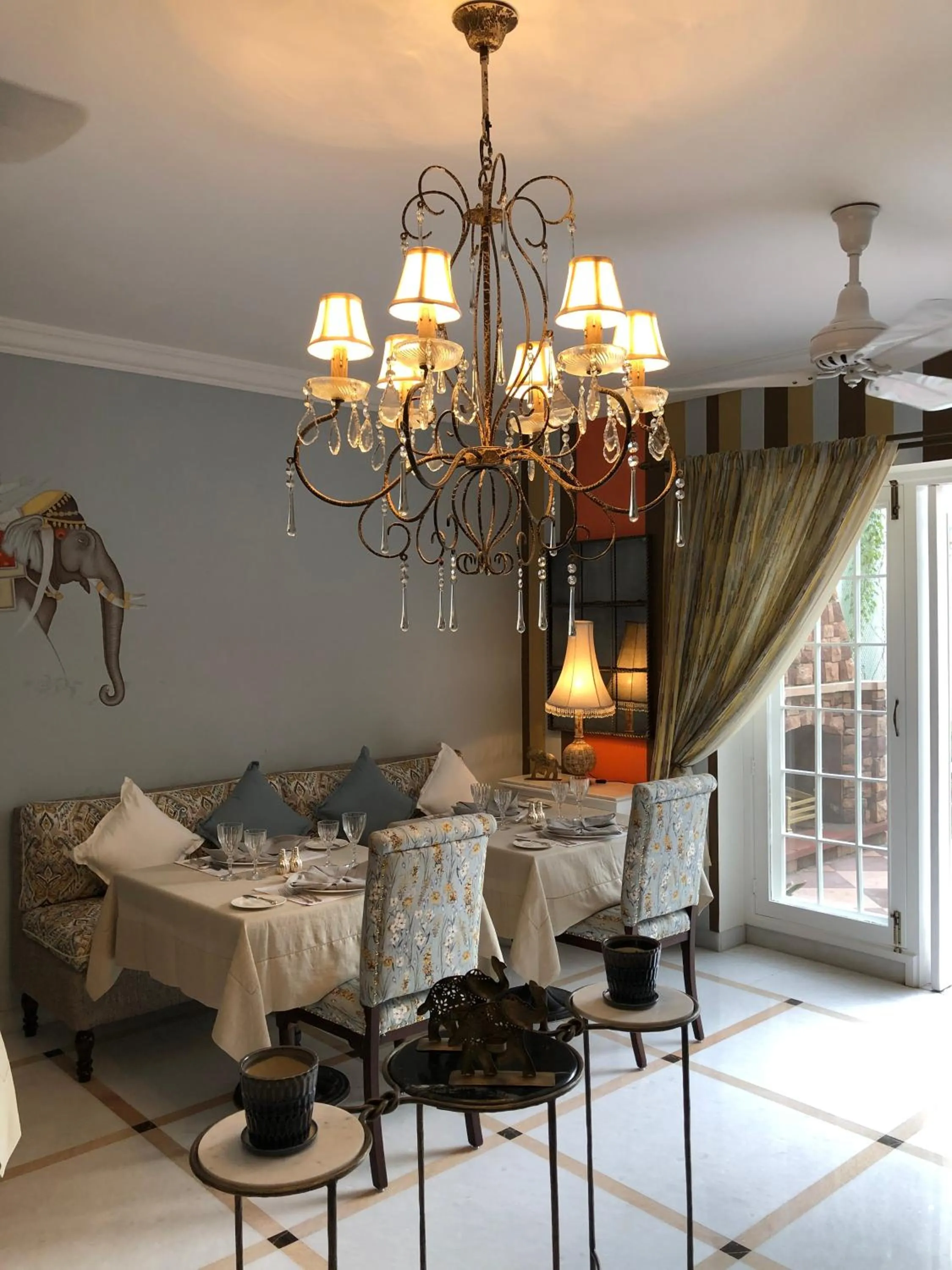 Restaurant/places to eat in The Rohet House