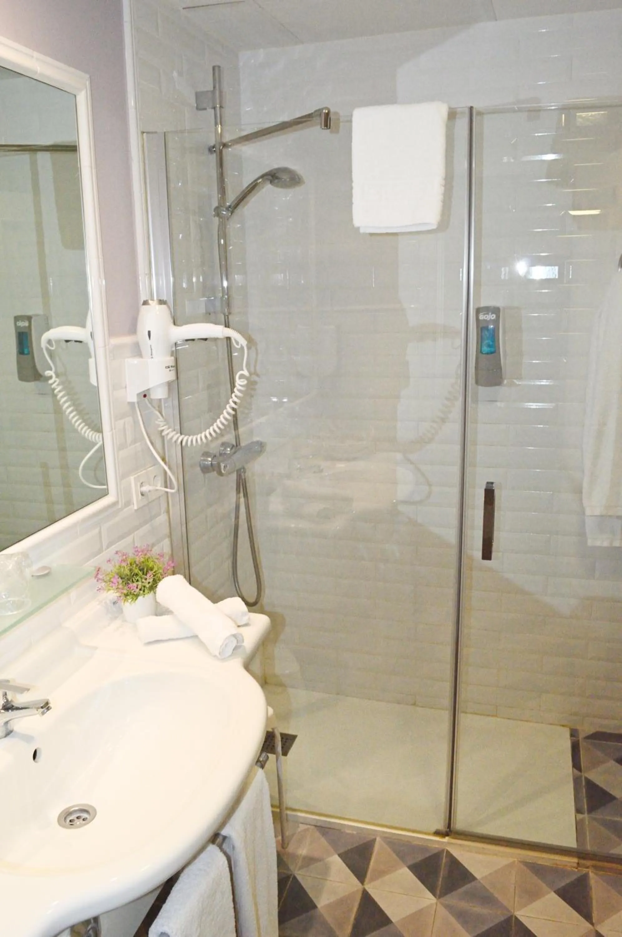 Shower in Ares Hotel