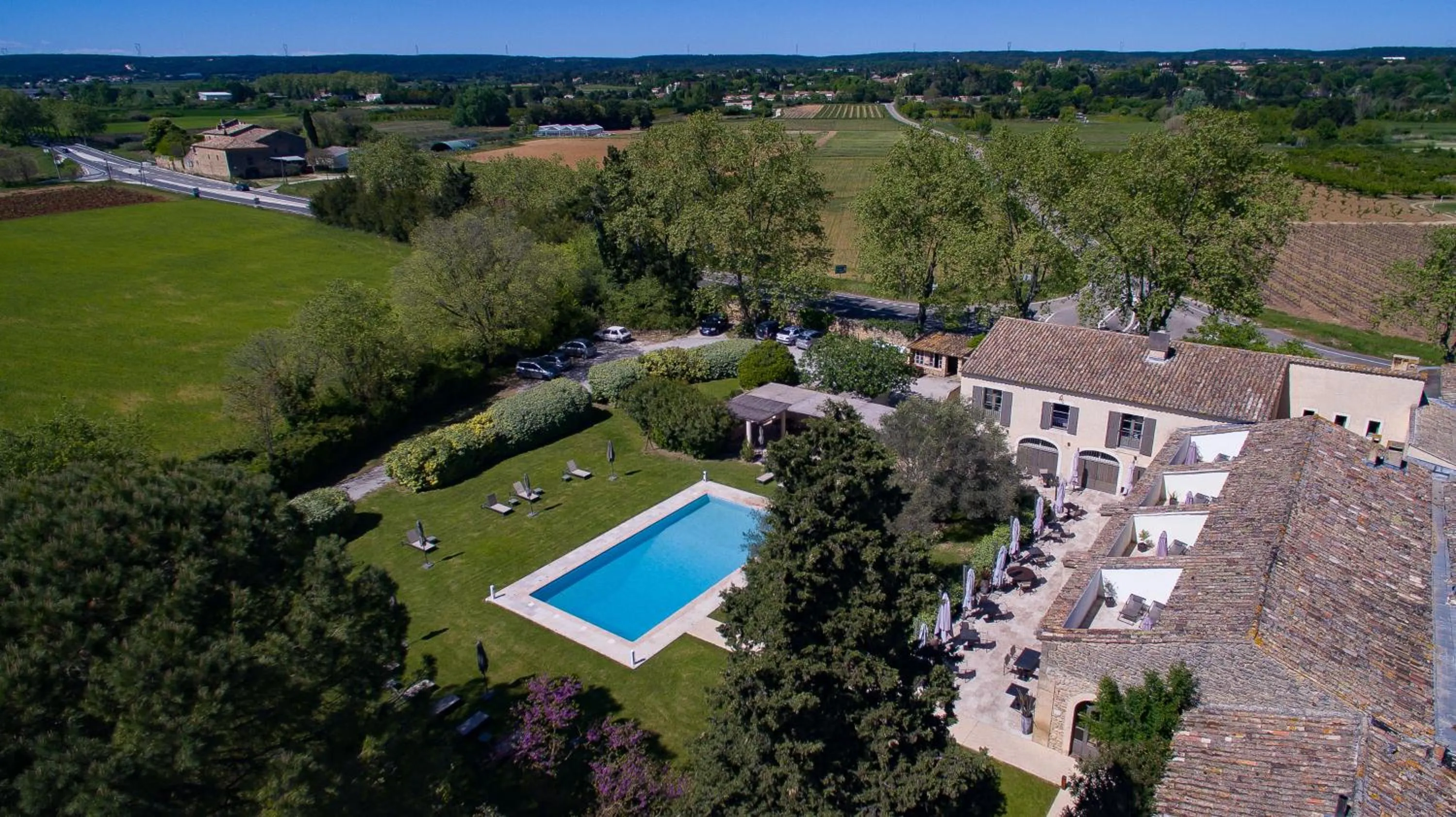 Patio in Hôtel & Restaurant de charme - La Bégude Saint-Pierre