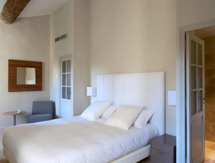 Prestige Double Room in Hôtel & Restaurant de charme - La Bégude Saint-Pierre Prestige Double Room in Hôtel & Restaurant de charme - La Bégude Saint-Pierre