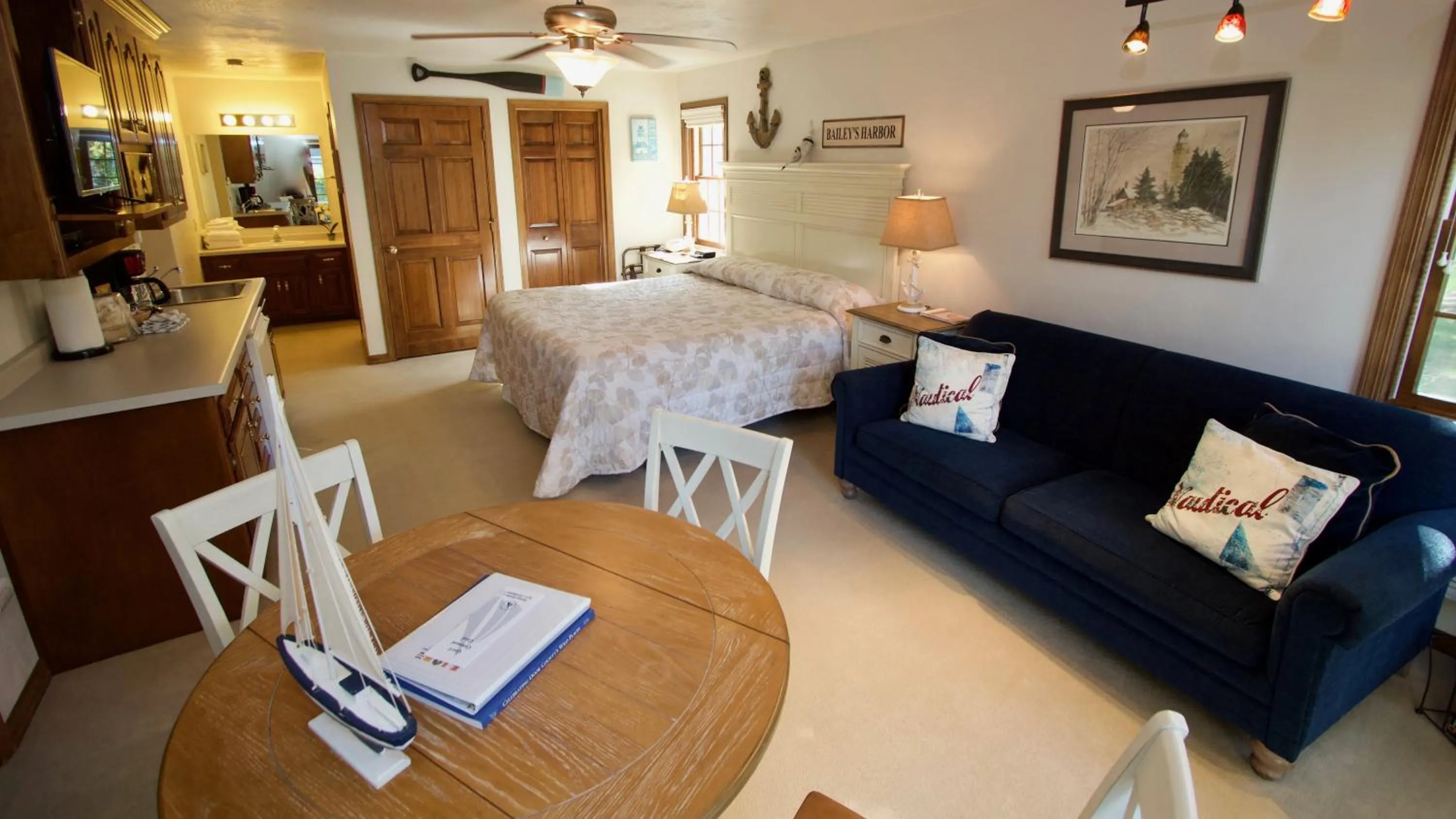 Photo of the whole room, Bed in Baileys Harbor Yacht Club Resort