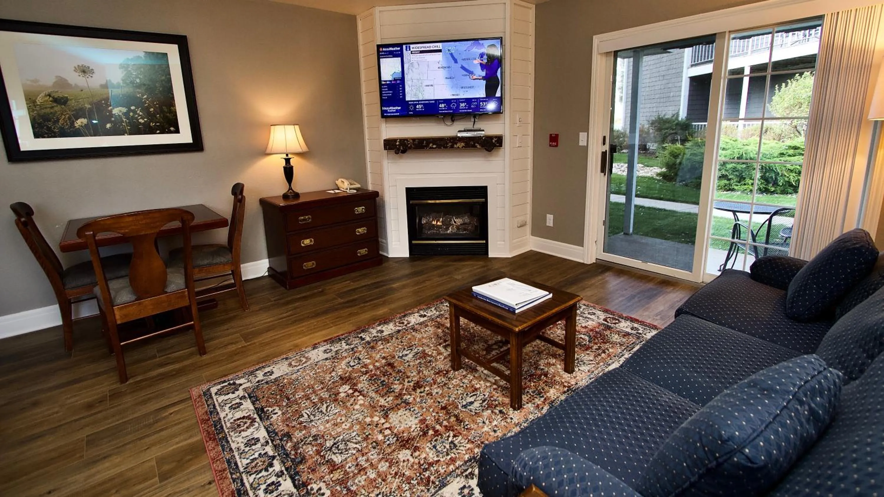 Seating area in Baileys Harbor Yacht Club Resort