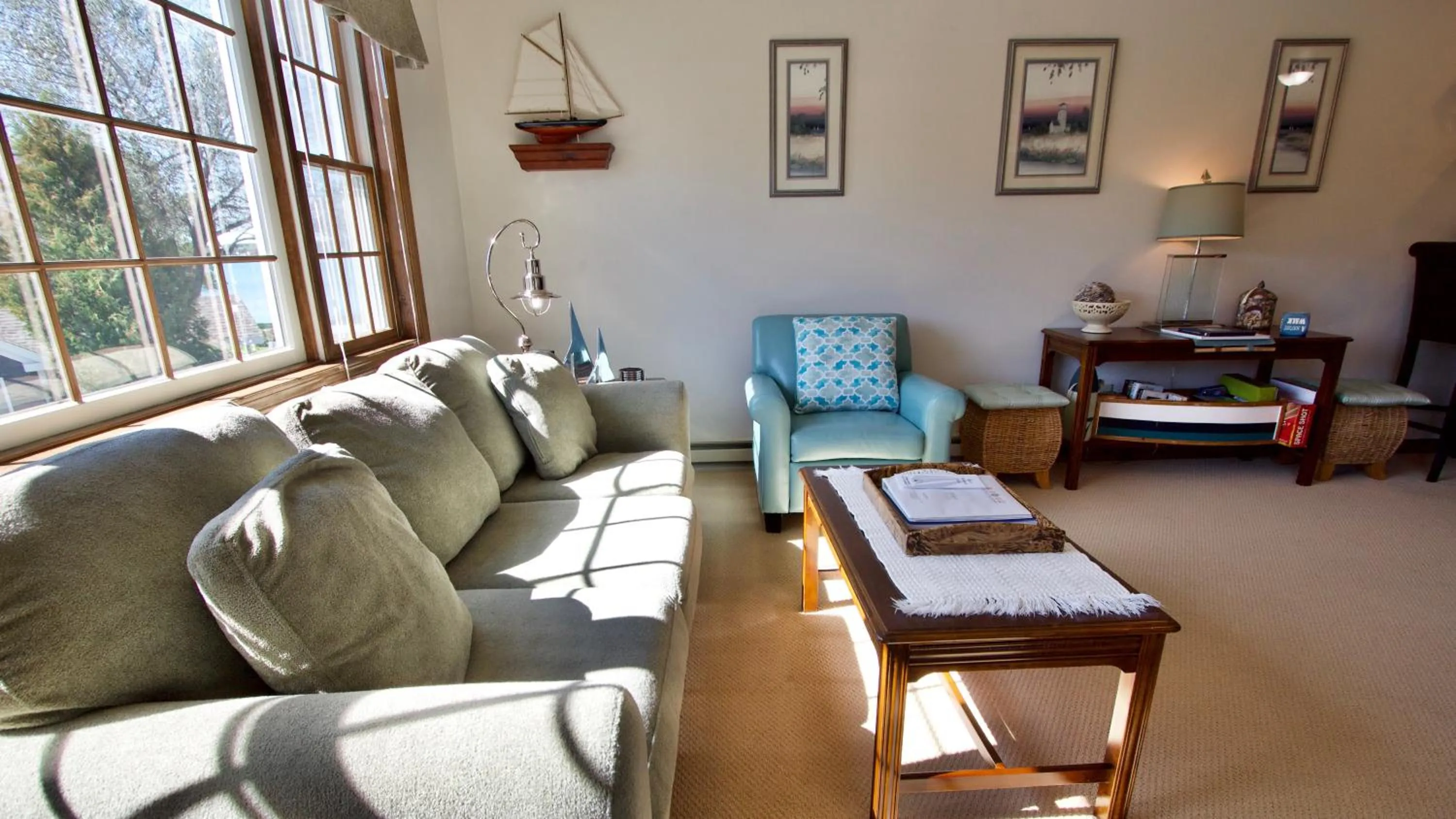 Living room in Baileys Harbor Yacht Club Resort