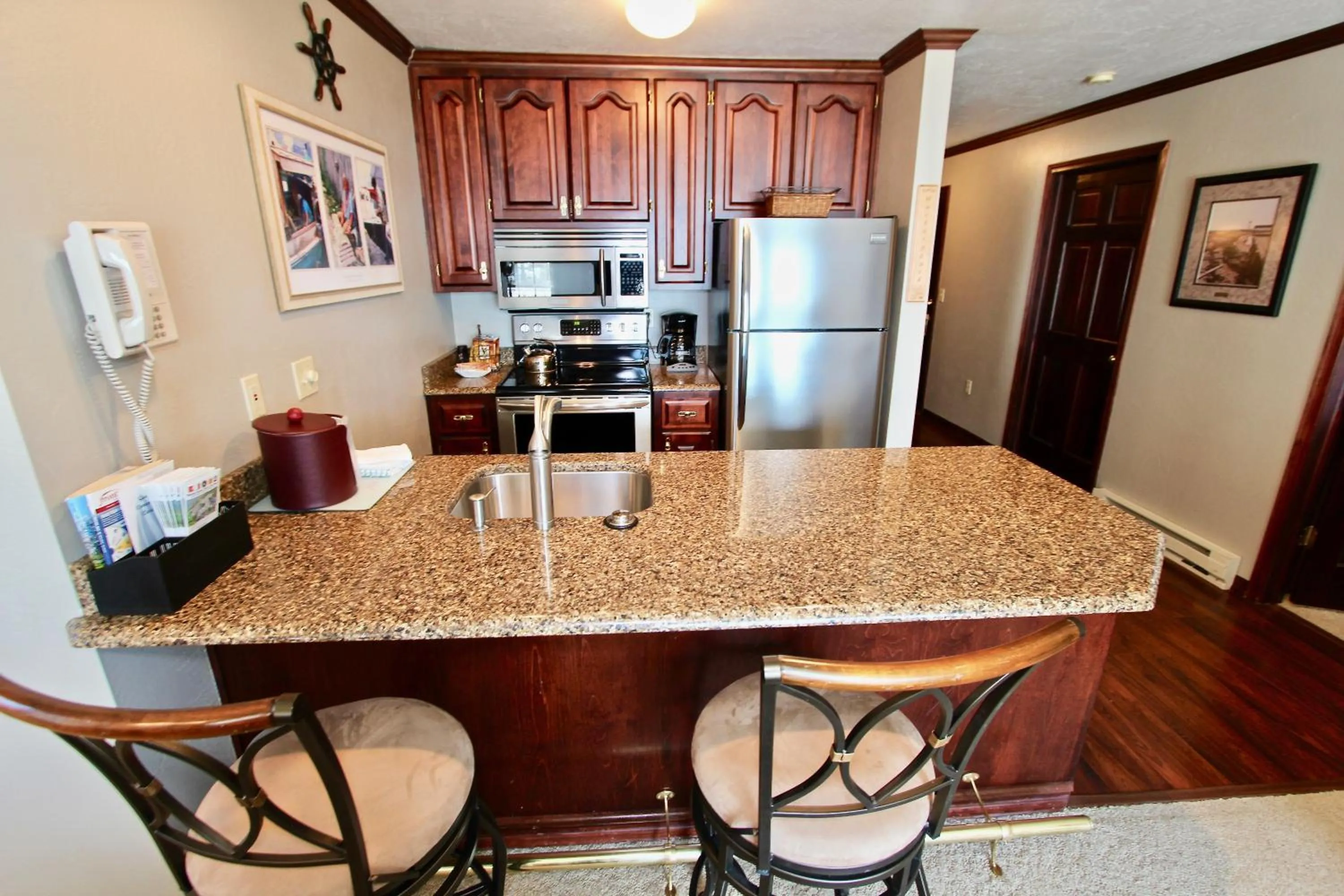 Kitchen or kitchenette in Baileys Harbor Yacht Club Resort