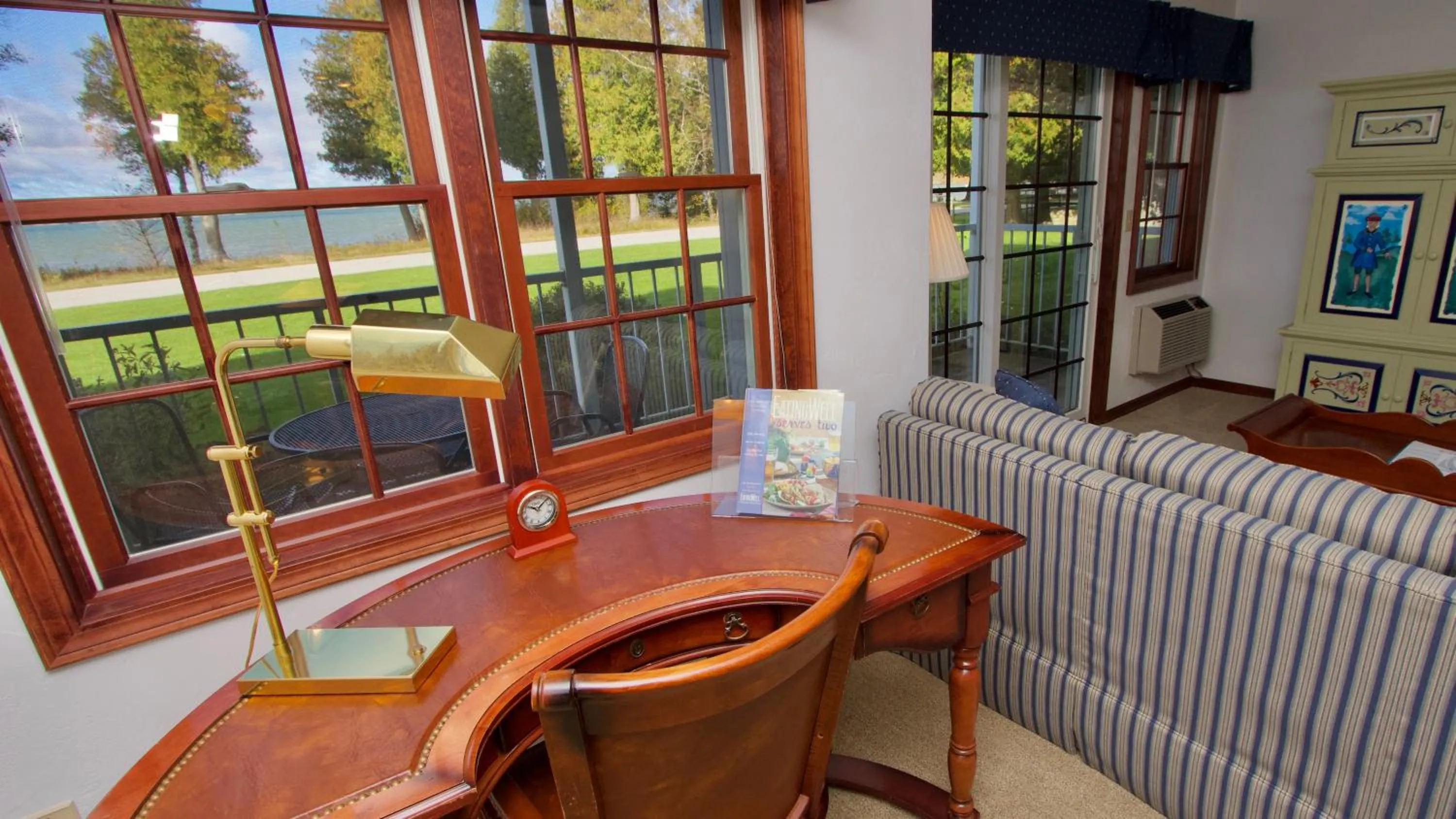 Living room in Baileys Harbor Yacht Club Resort
