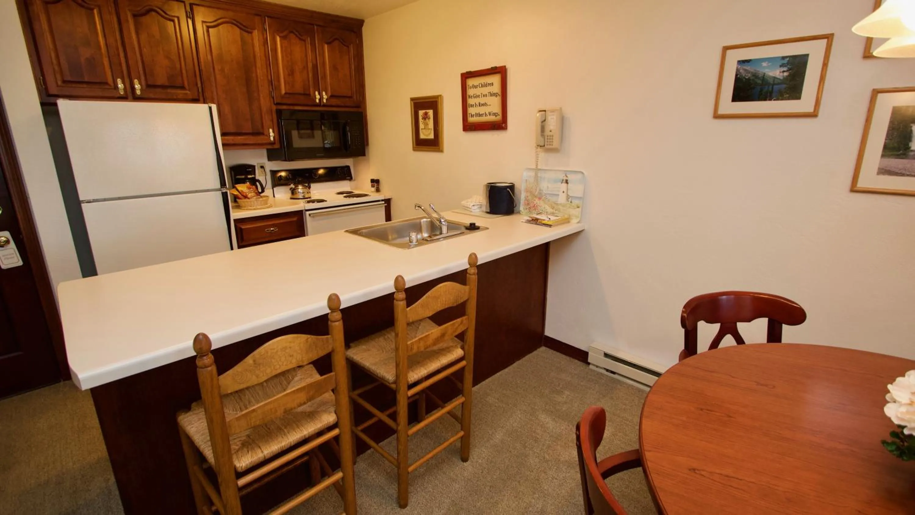 Kitchen or kitchenette in Baileys Harbor Yacht Club Resort