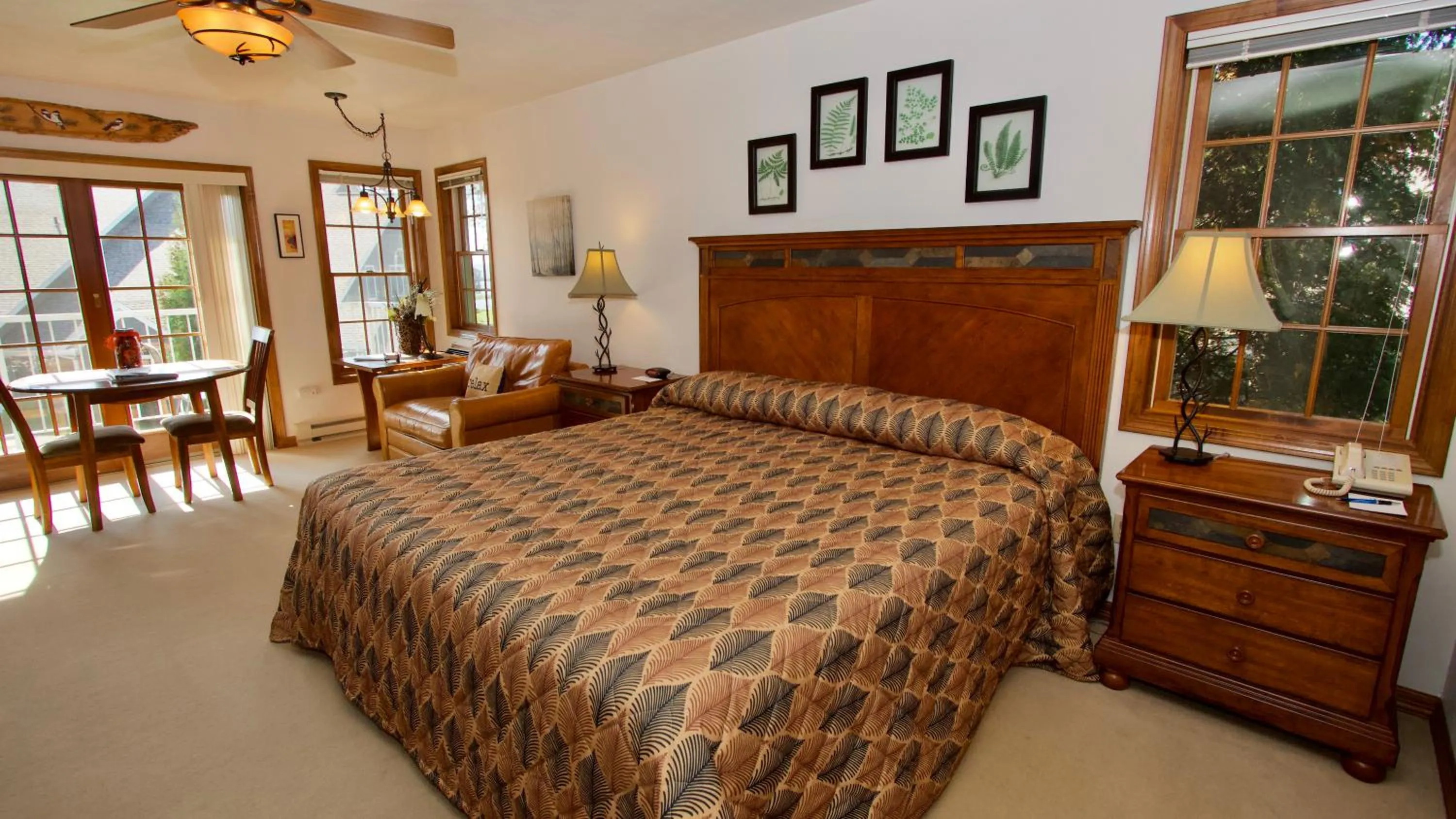 Bed in Baileys Harbor Yacht Club Resort