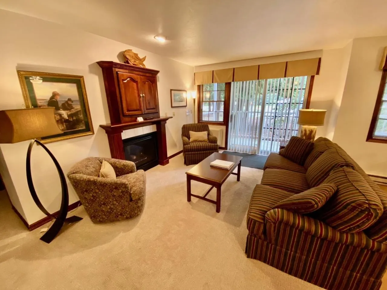 Living room in Baileys Harbor Yacht Club Resort