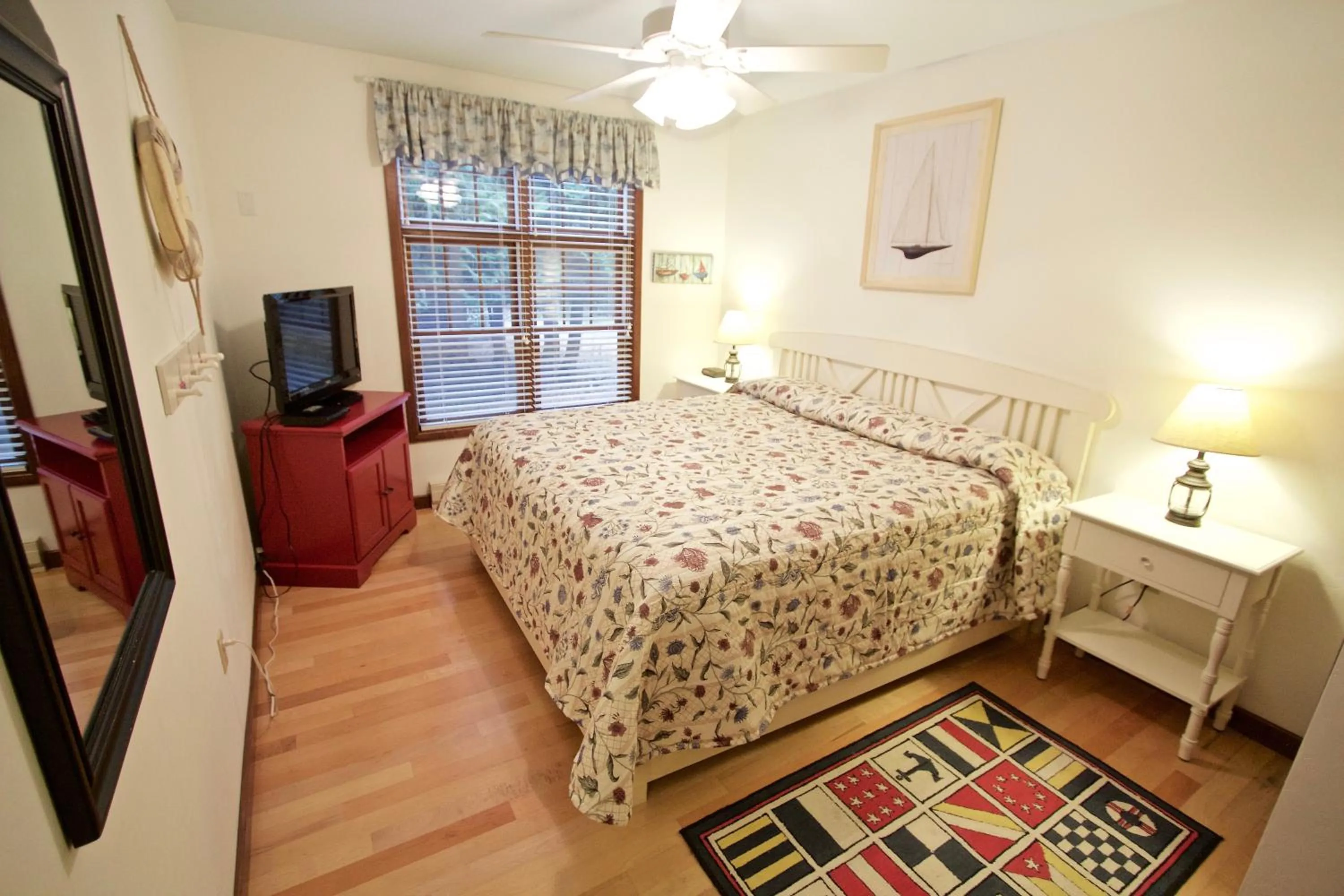 Bedroom, Bed in Baileys Harbor Yacht Club Resort