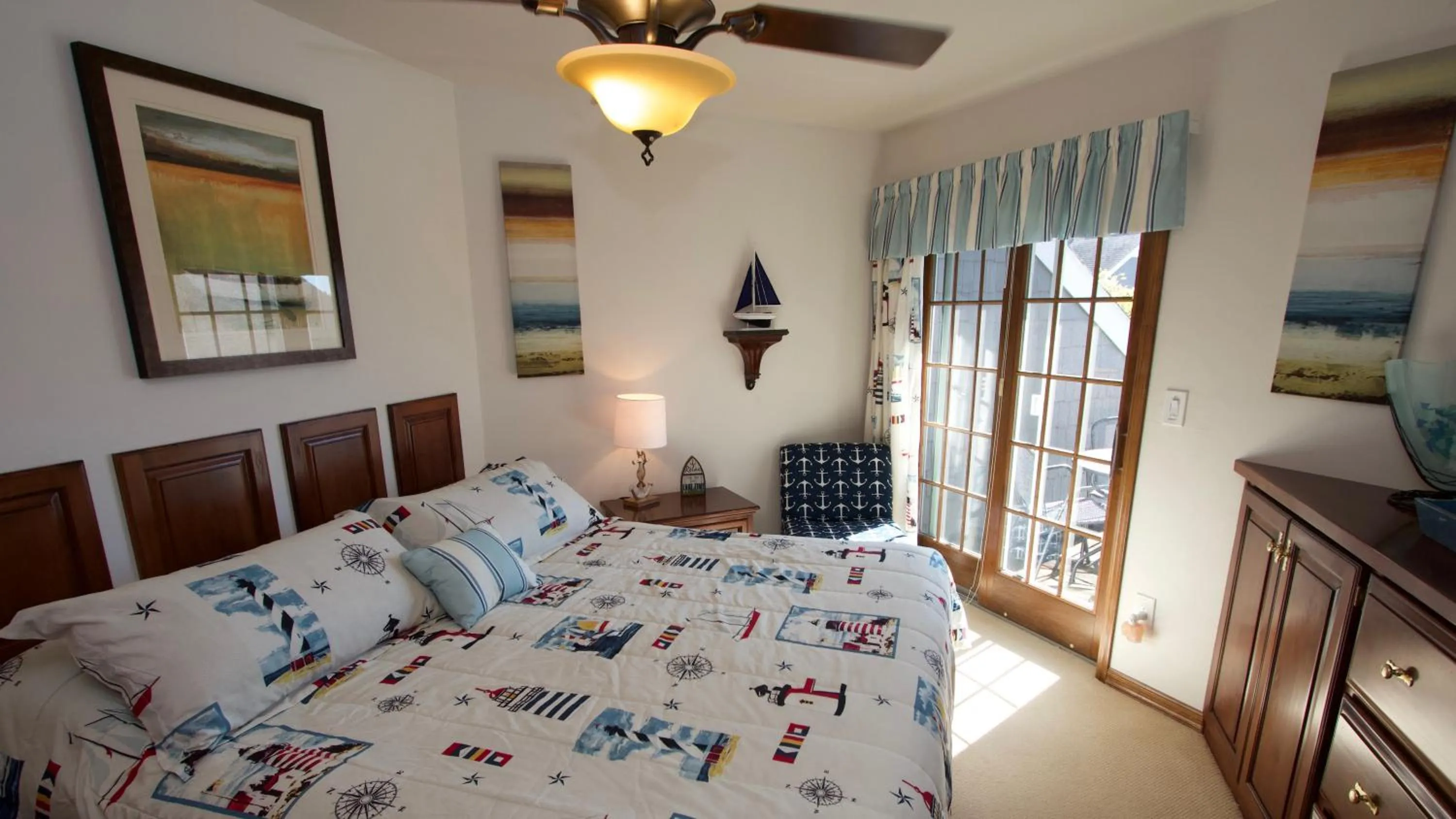 Bedroom, Bed in Baileys Harbor Yacht Club Resort