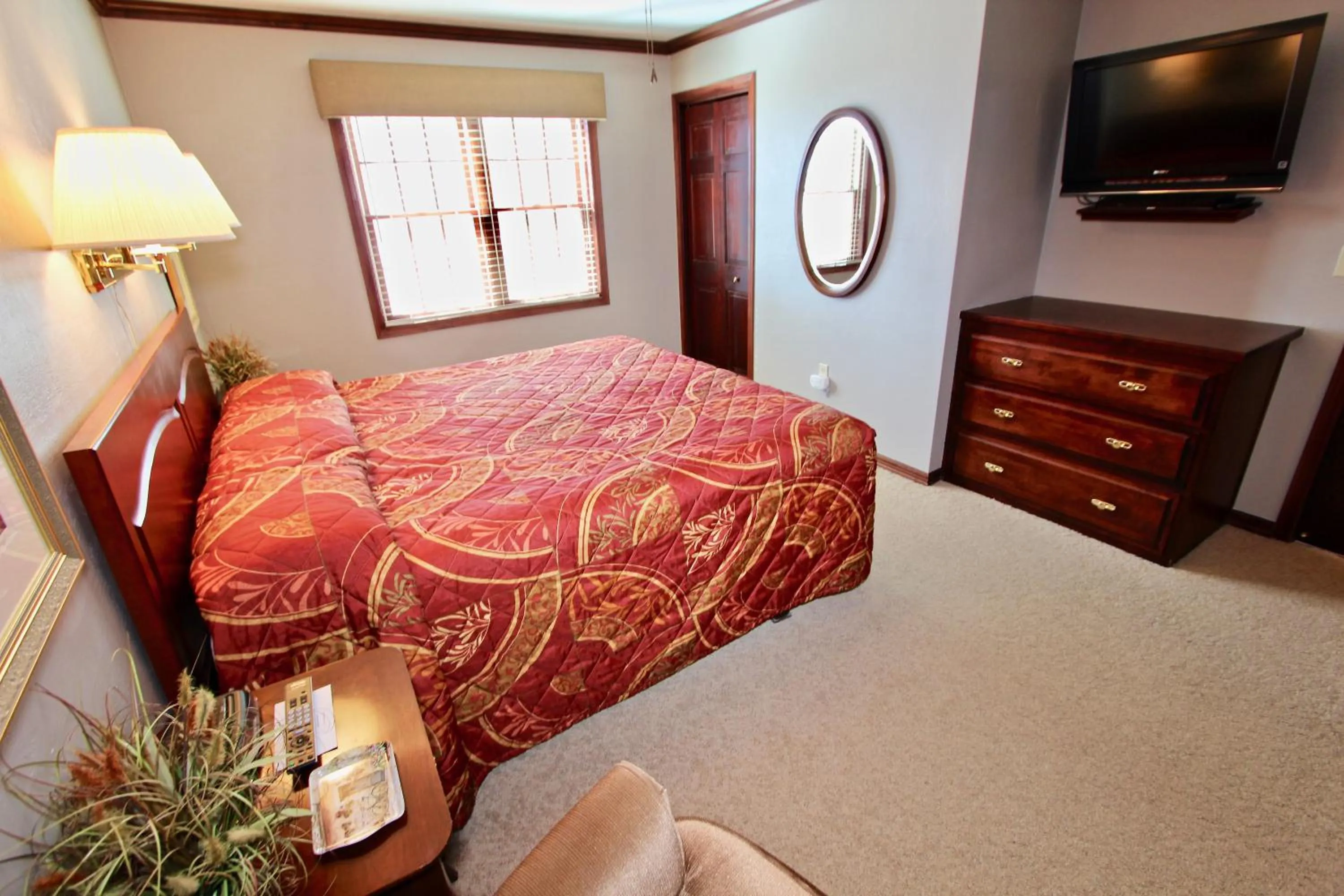 Bedroom, Bed in Baileys Harbor Yacht Club Resort