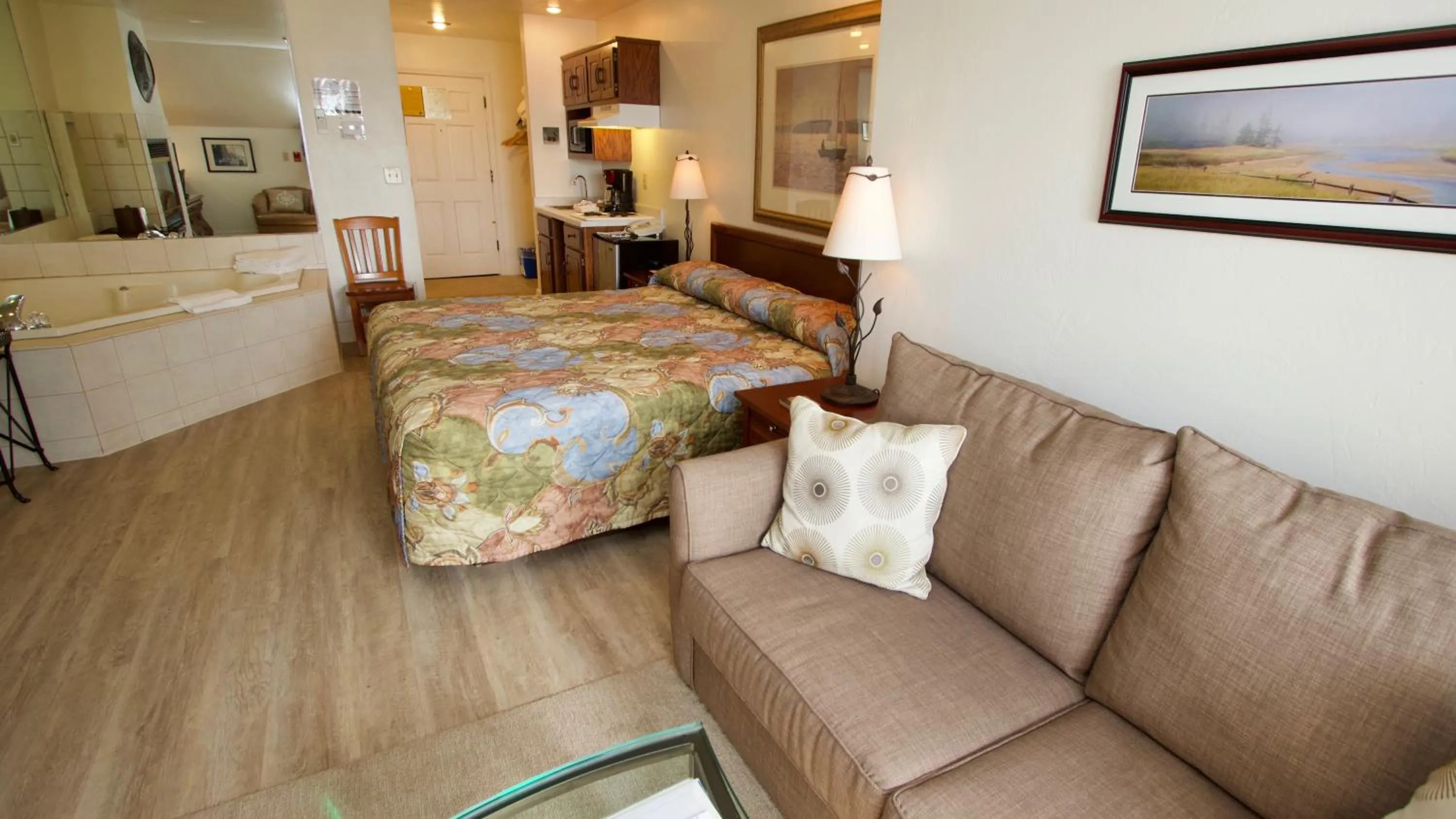 Photo of the whole room in Baileys Harbor Yacht Club Resort