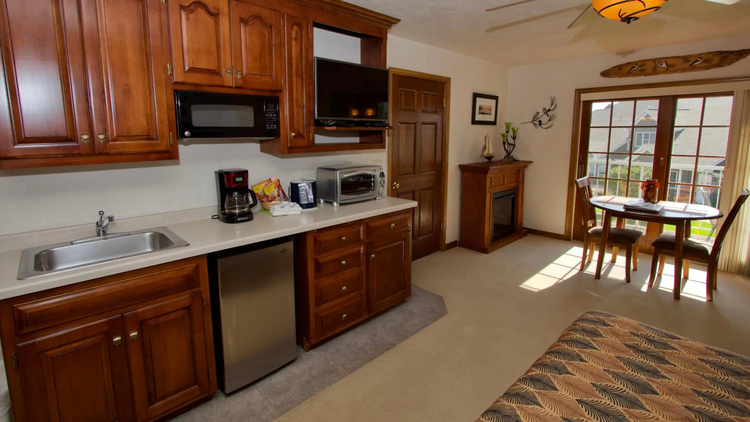 Kitchen or kitchenette in Baileys Harbor Yacht Club Resort