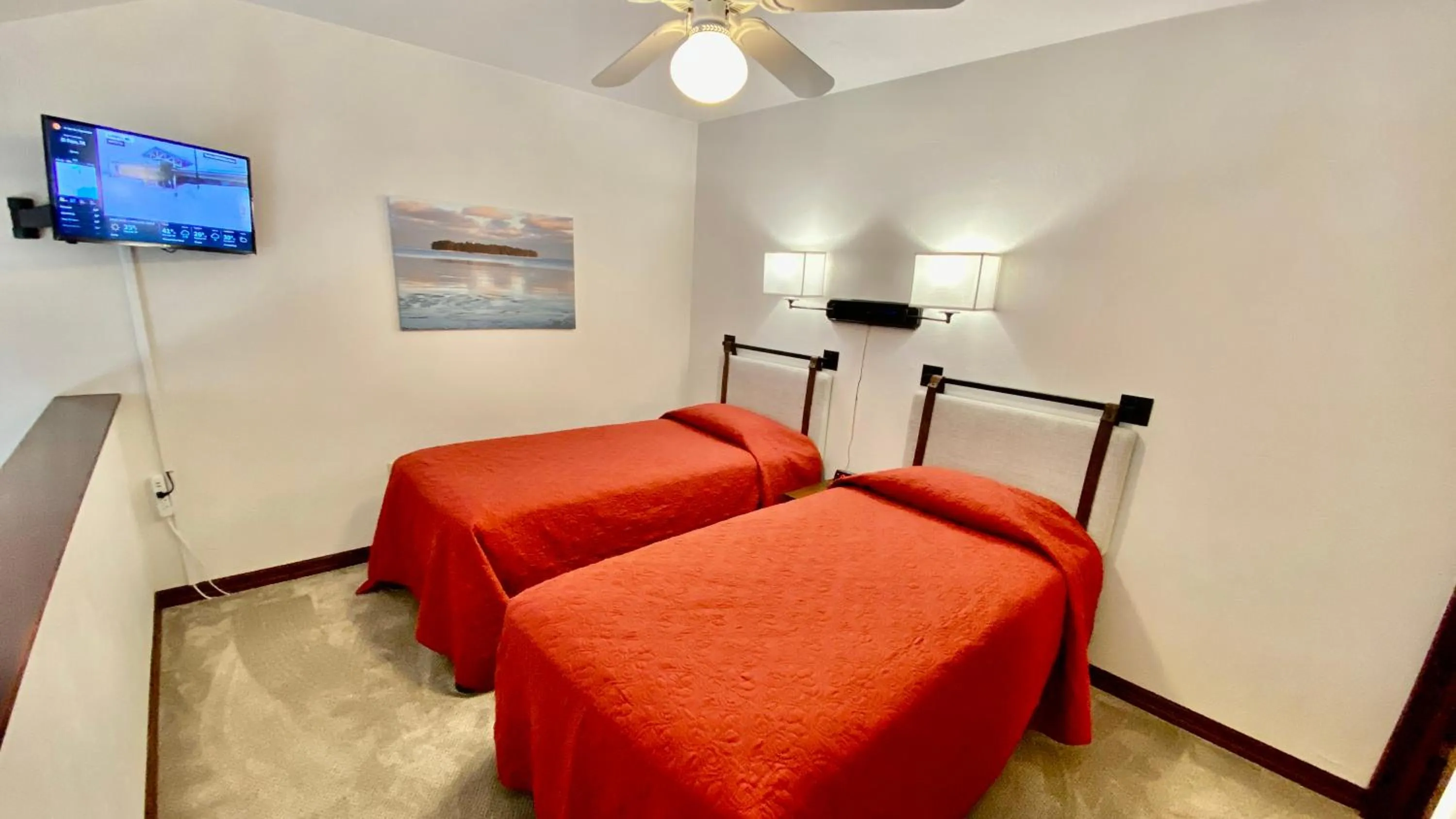 Bedroom, Bed in Baileys Harbor Yacht Club Resort