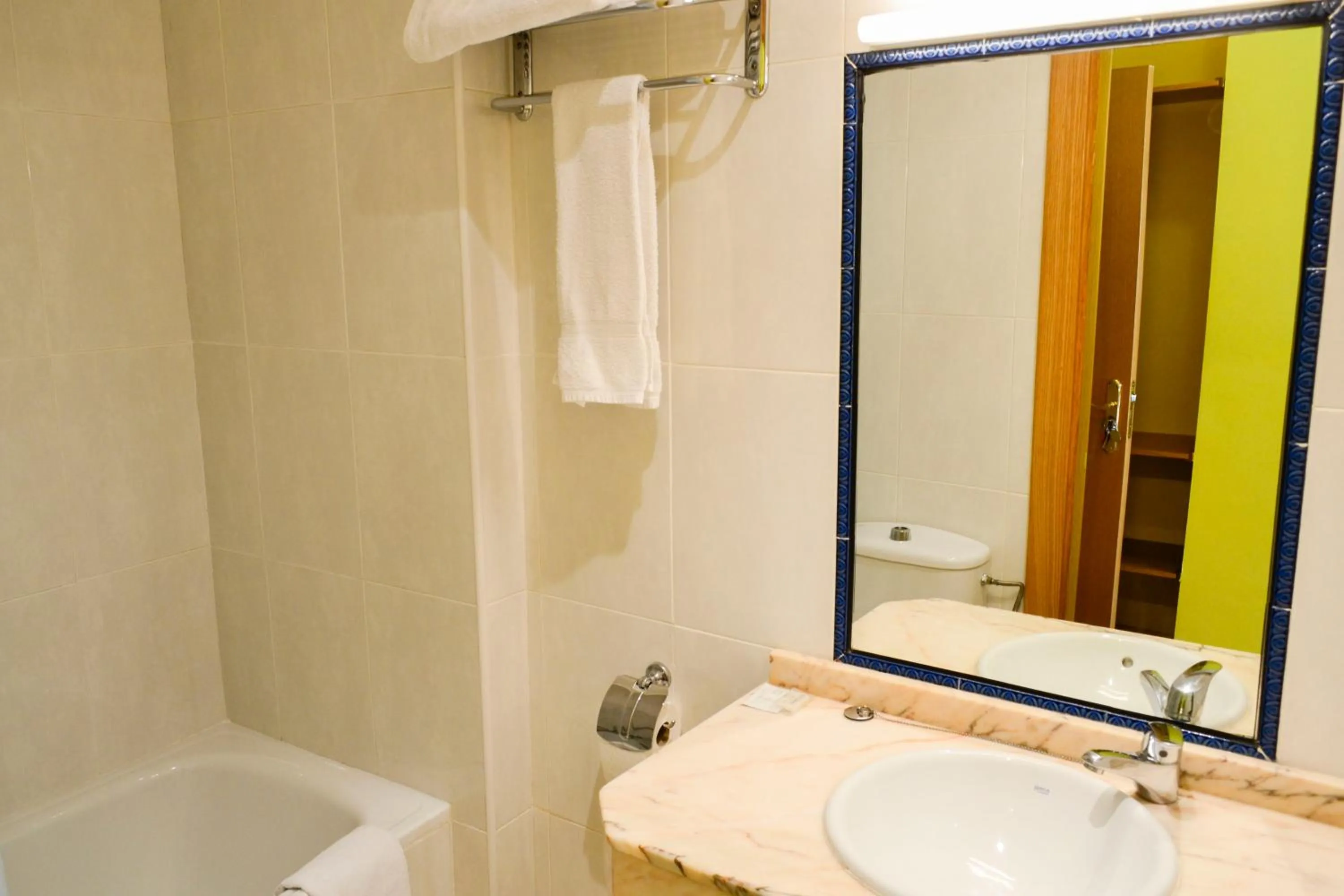 Bathroom in Alda Vía de la Plata Rooms