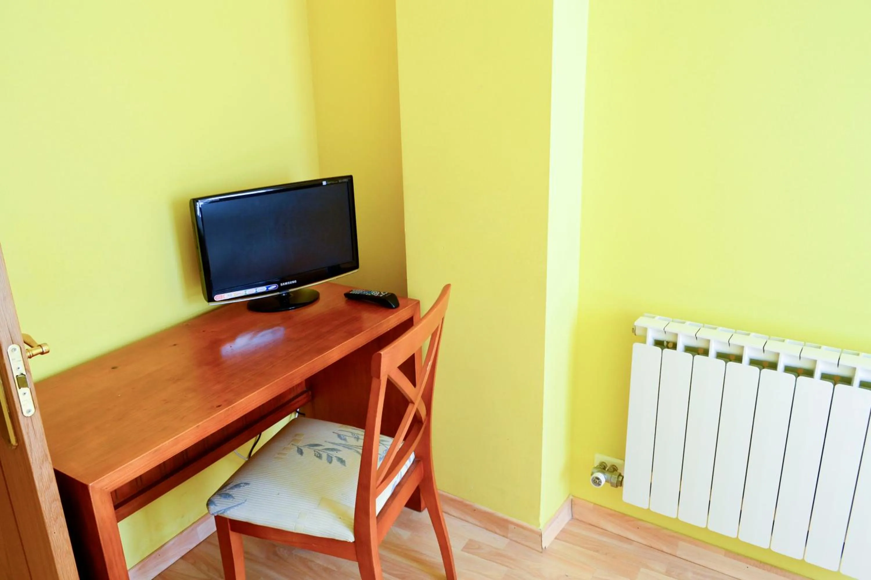 TV and multimedia in Alda Vía de la Plata Rooms