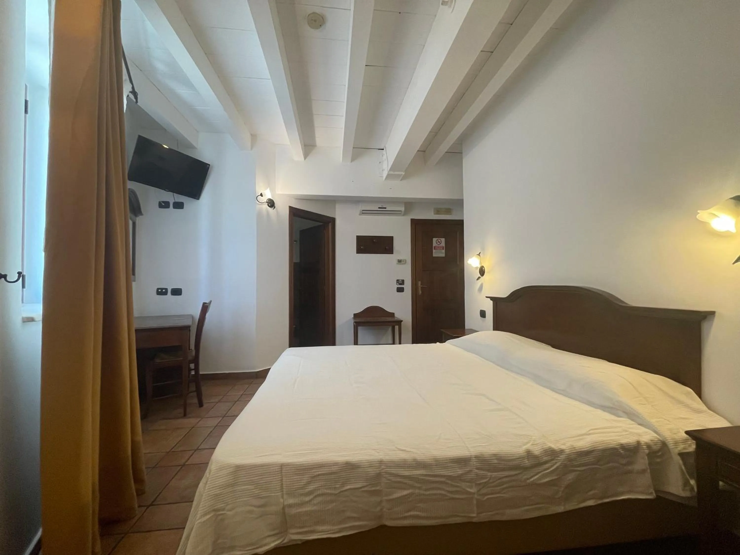 Bed in Hotel Capomulini 3 Stelle