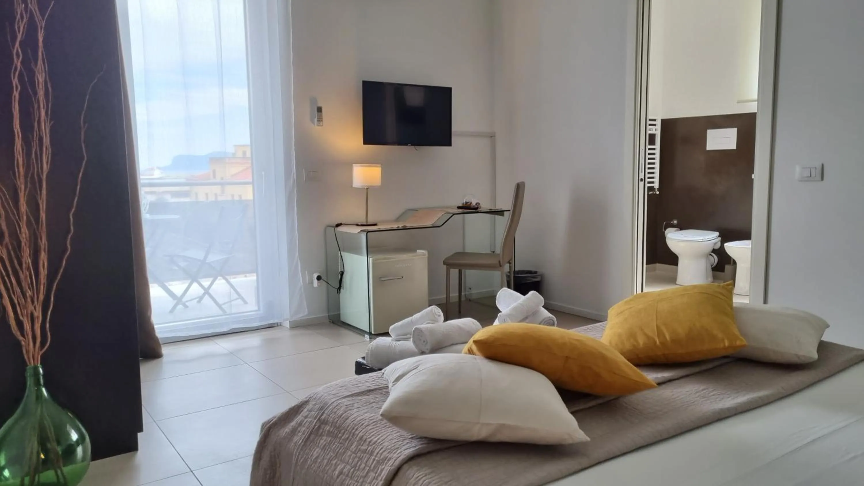 TV and multimedia, Bed in Location10