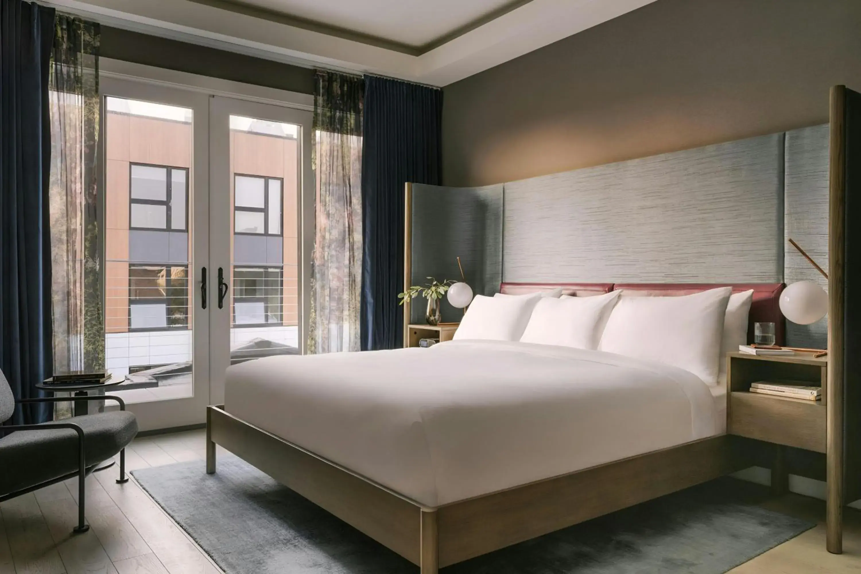 Bedroom, Bed in 907 Main Hotel Central Square, Sonder by Marriott Bonvoy Bedroom, Bed in 907 Main Hotel Central Square, Sonder by Marriott Bonvoy