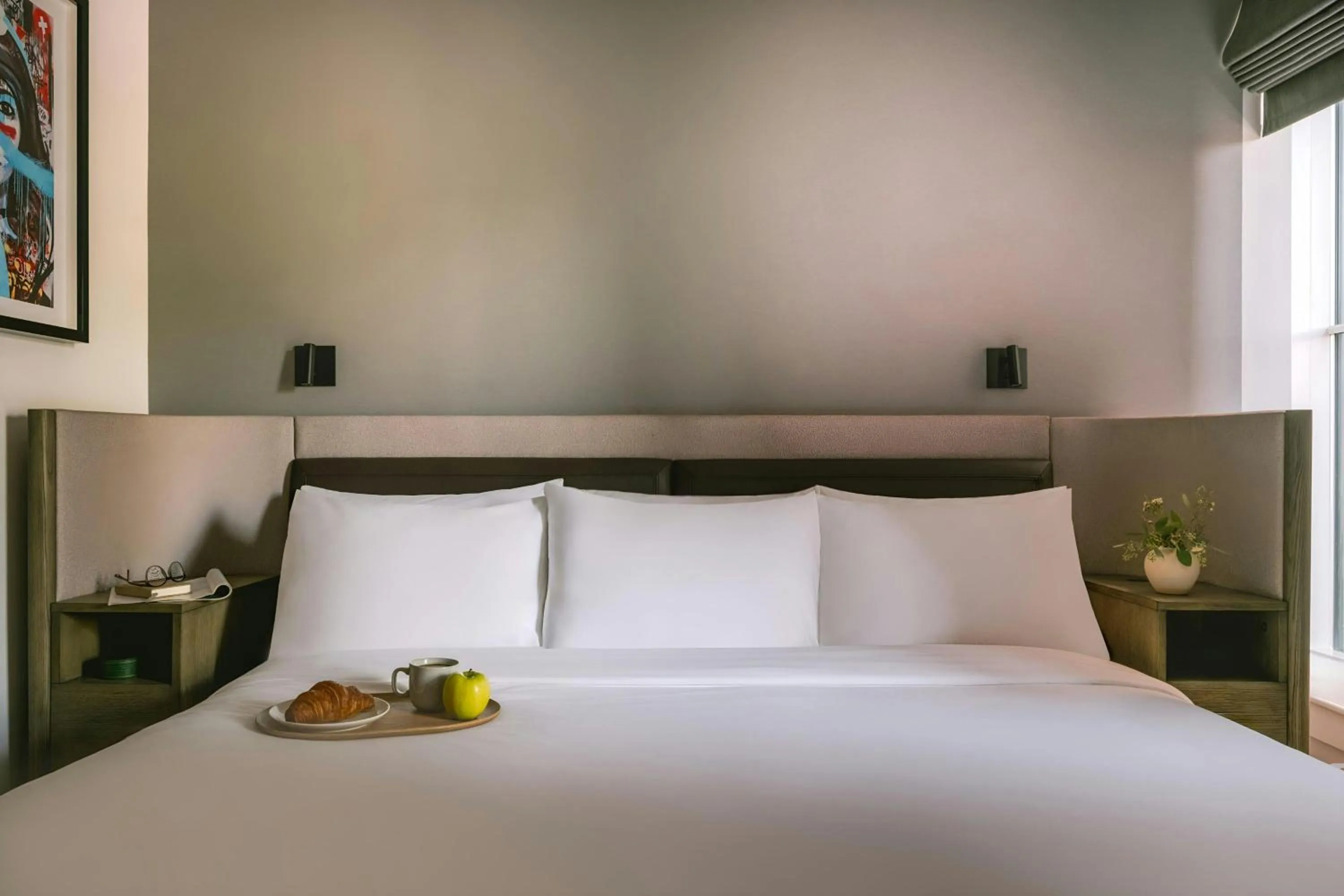 Bedroom, Bed in 907 Main Hotel Central Square, Sonder by Marriott Bonvoy