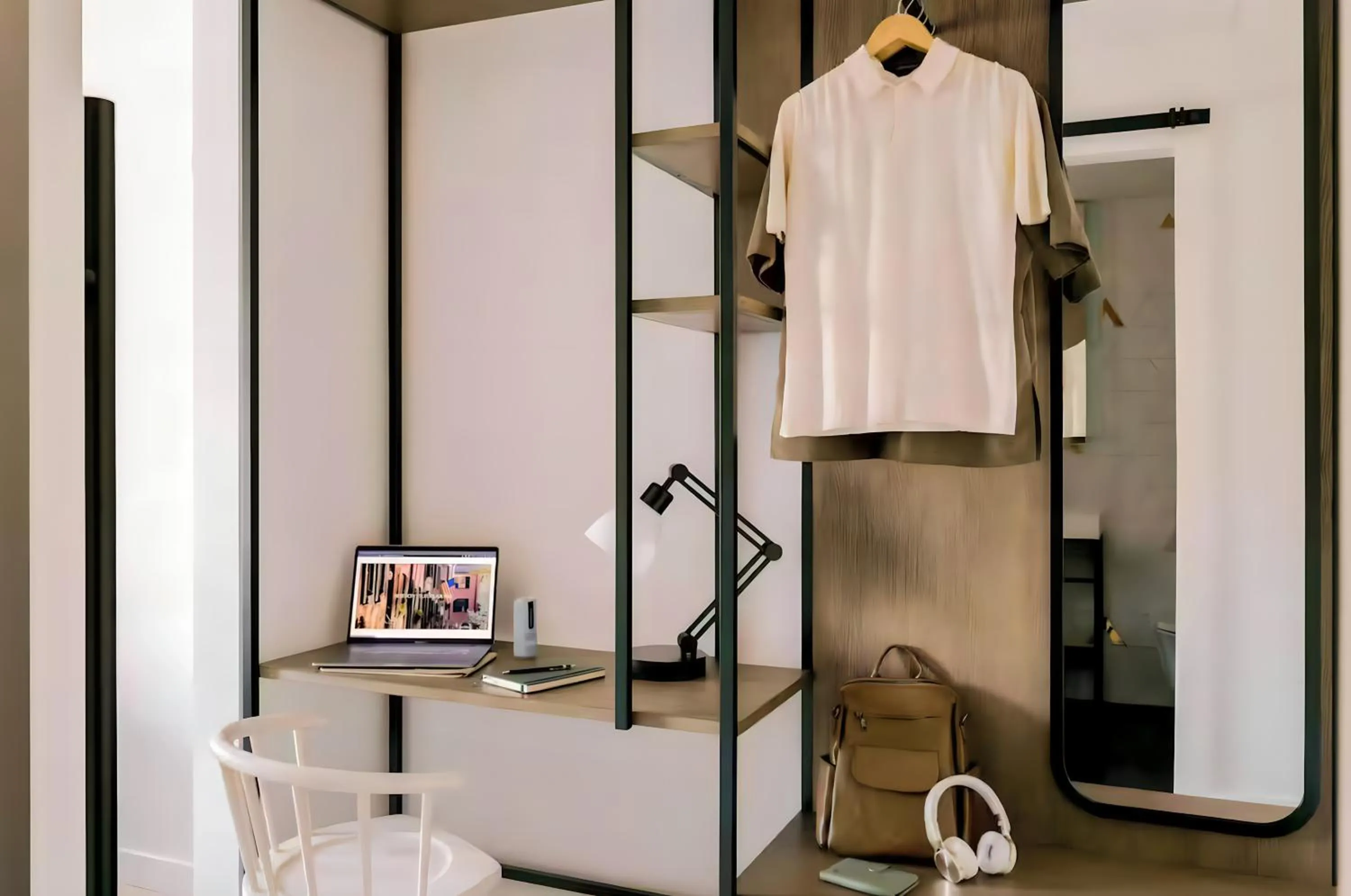 Lark Hotels 907 Main