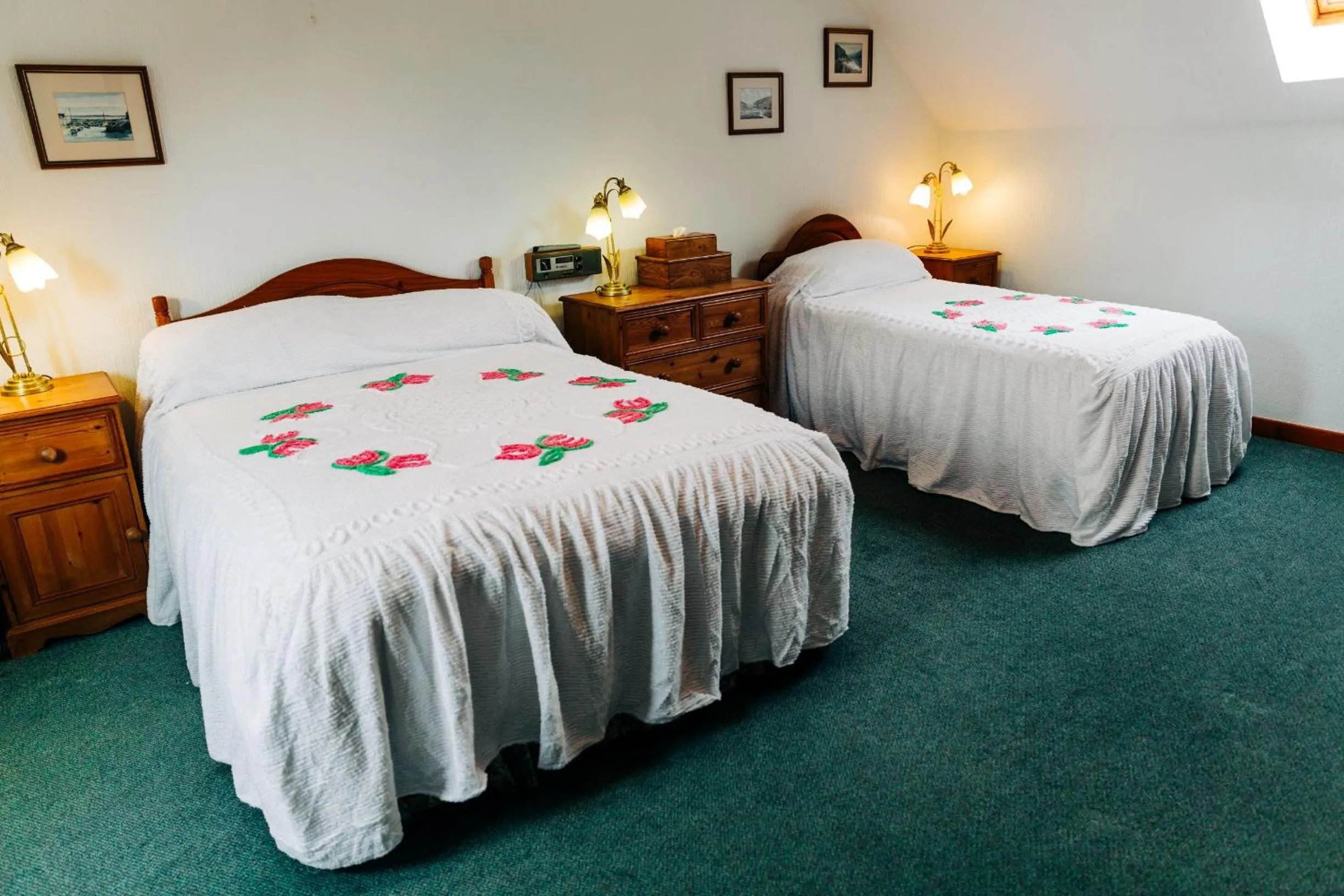 Bedroom, Bed in The Farmhouse Lochmeyler
