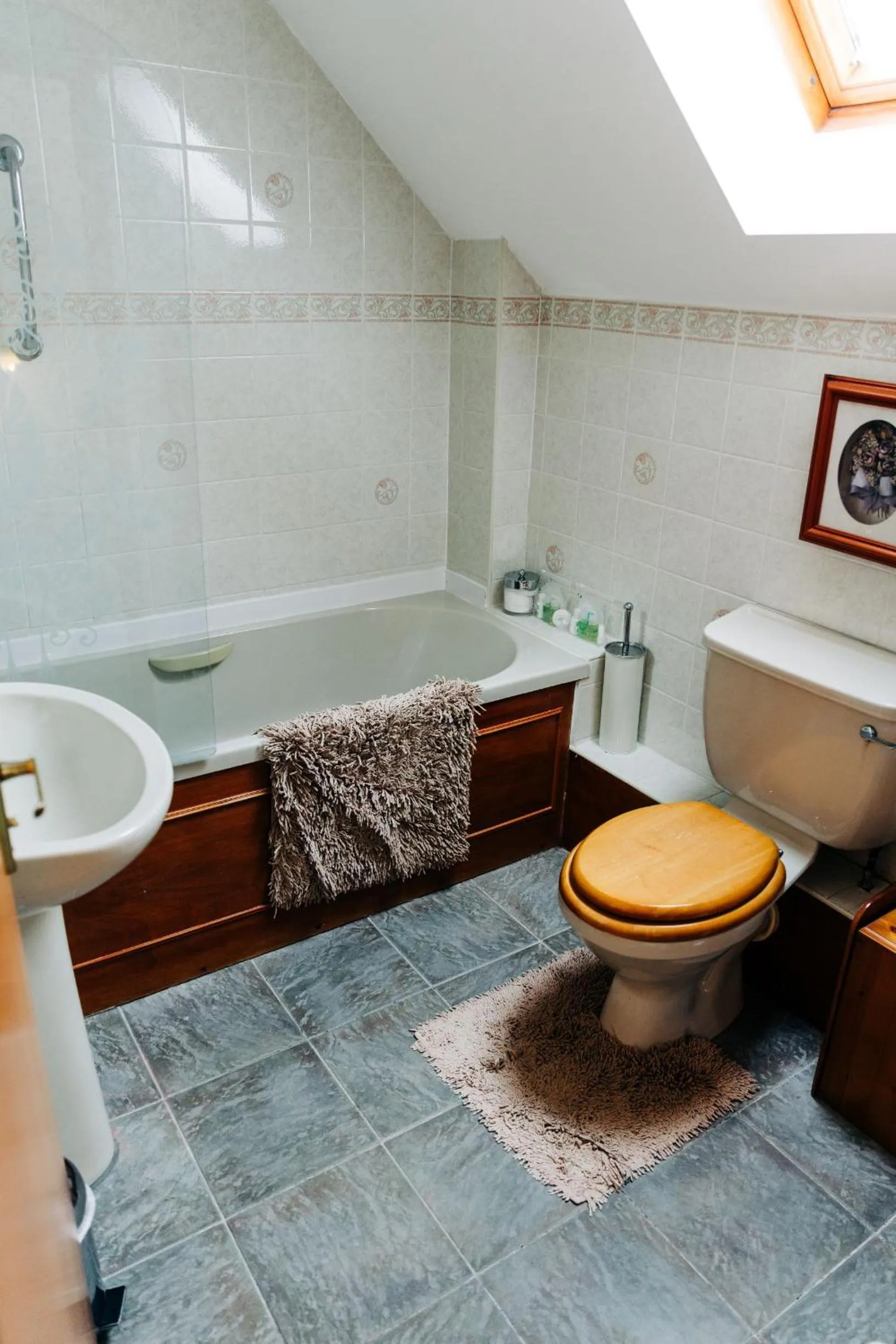 Bathroom in The Farmhouse Lochmeyler
