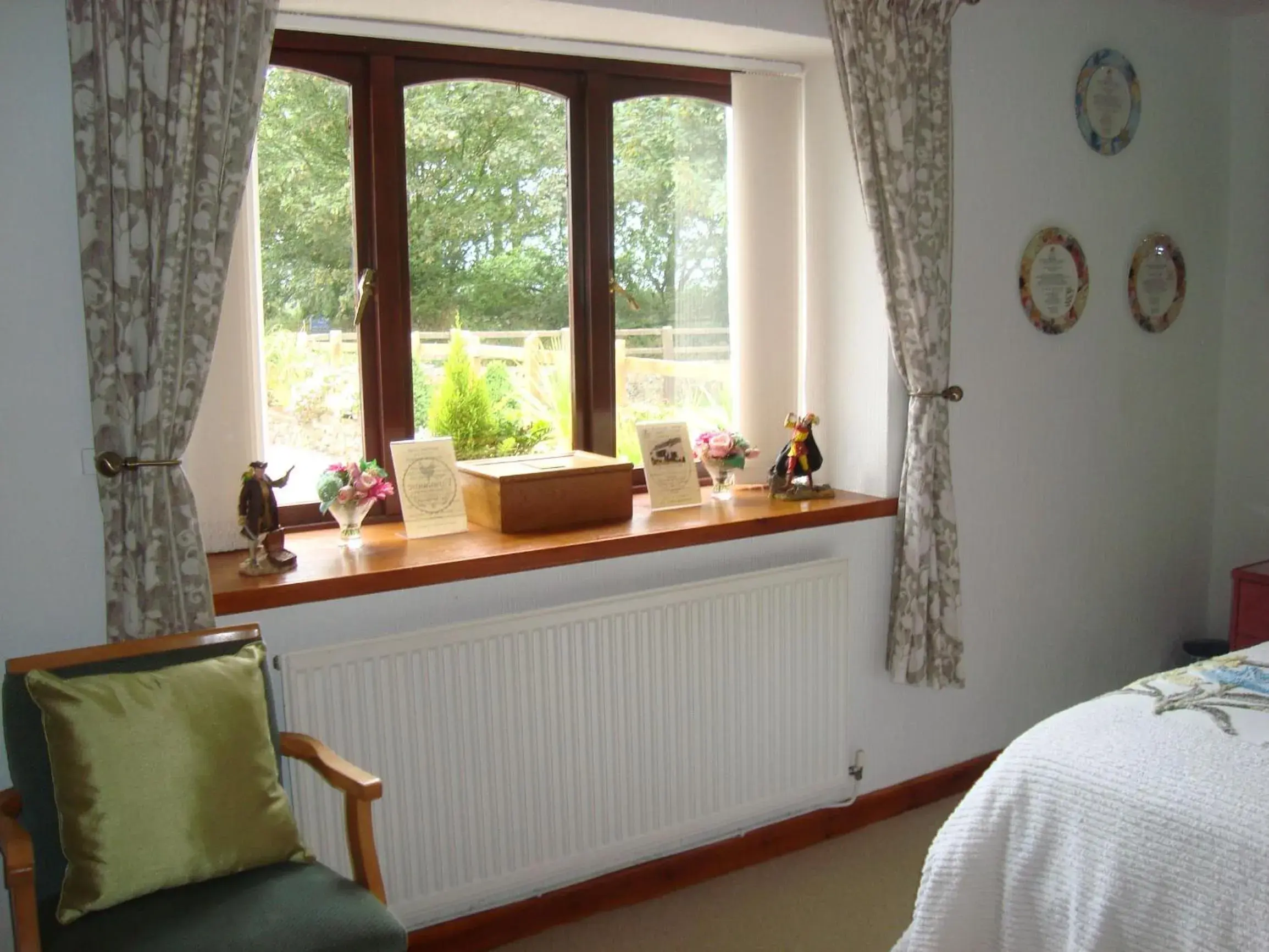 King Room - single occupancy in The Farmhouse Lochmeyler King Room - single occupancy in The Farmhouse Lochmeyler