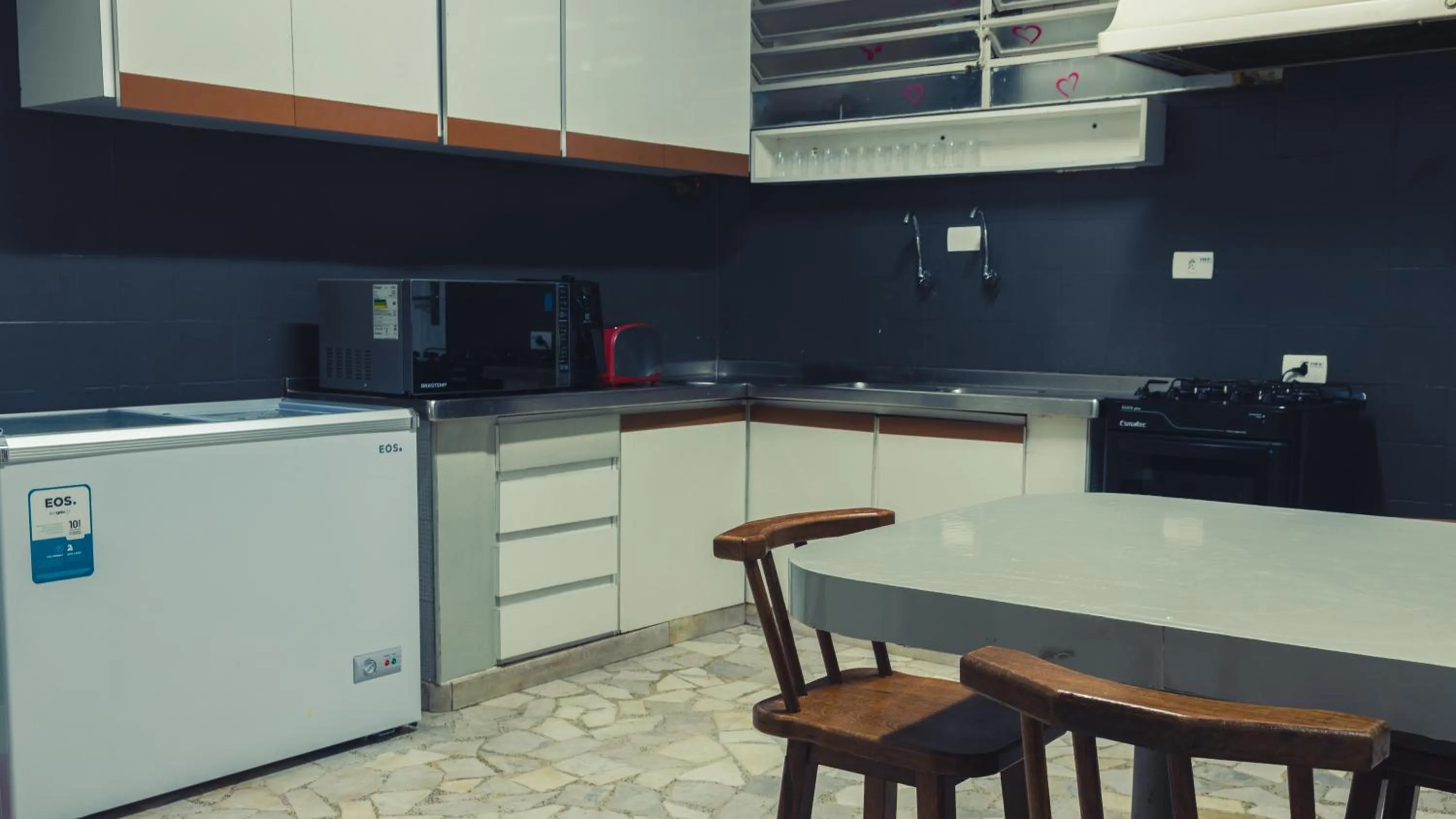 Kitchen or kitchenette in Urbanature Filme & Arte - Comfort Hostel Brooklin