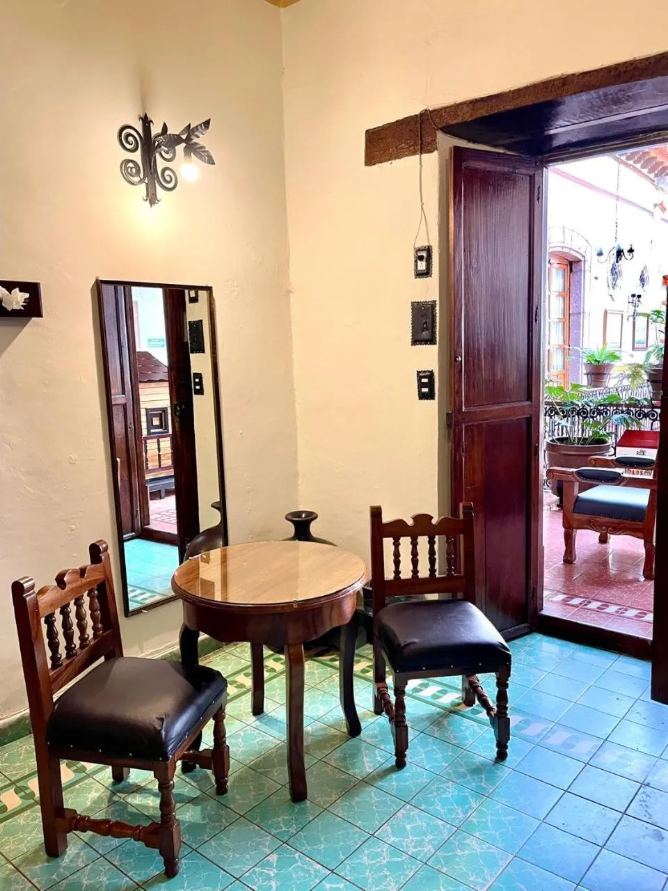 Hotel Los Escudos