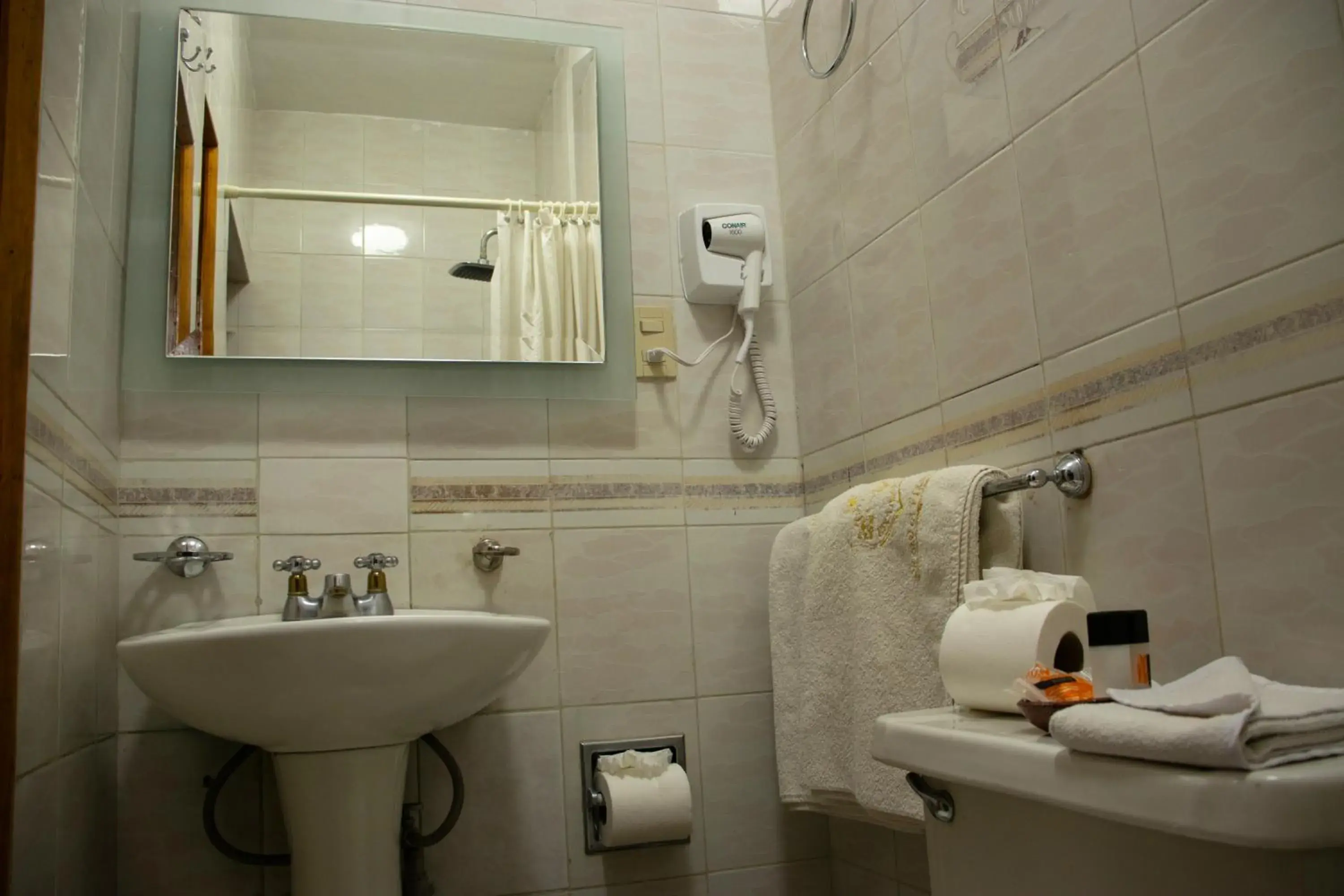 Double Room with Two Double Beds (4 Adults) in Hotel Los Escudos Double Room with Two Double Beds (4 Adults) in Hotel Los Escudos