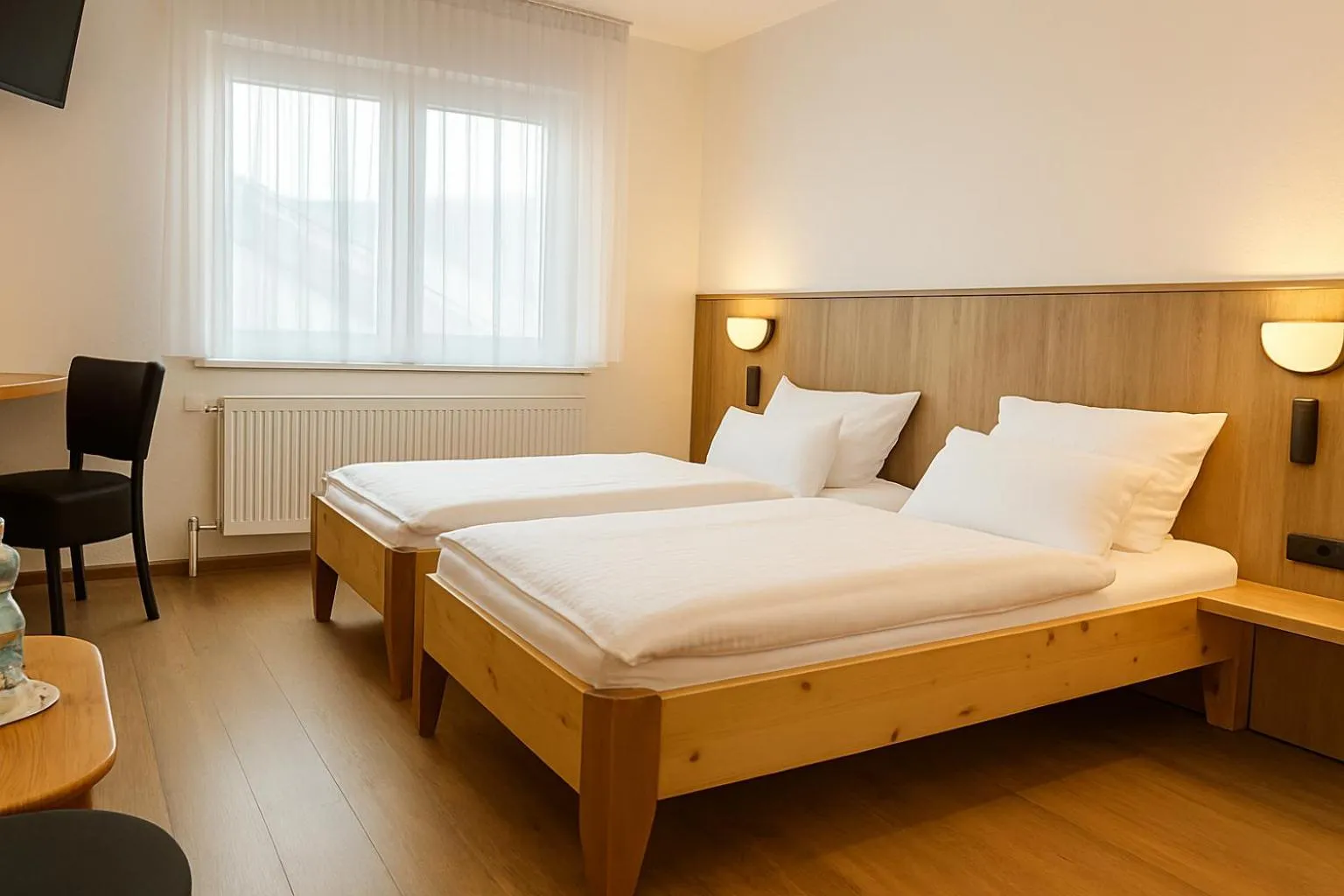 Photo of the whole room, Bed in Hotel Orthwein -kostenfreie Parkplätze-