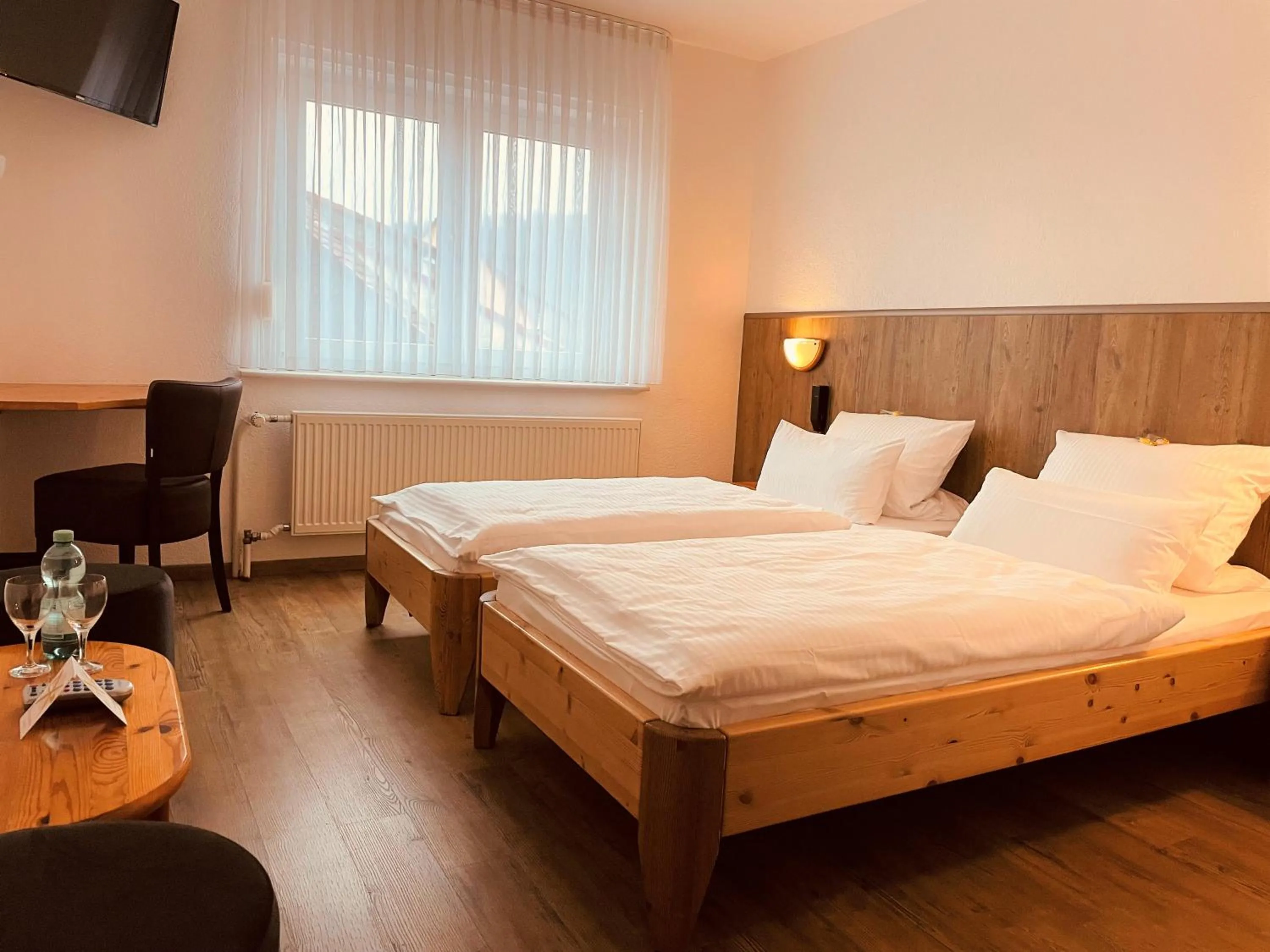 Economy Twin Room in Hotel Orthwein -kostenfreie Parkplätze-