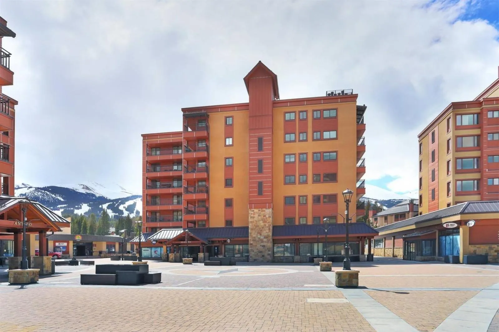 Property building in 1 Bedroom Ski In, Ski Out Mountain Vacation Rental Located Next To Historic Main Street In Downtown Breckenridge