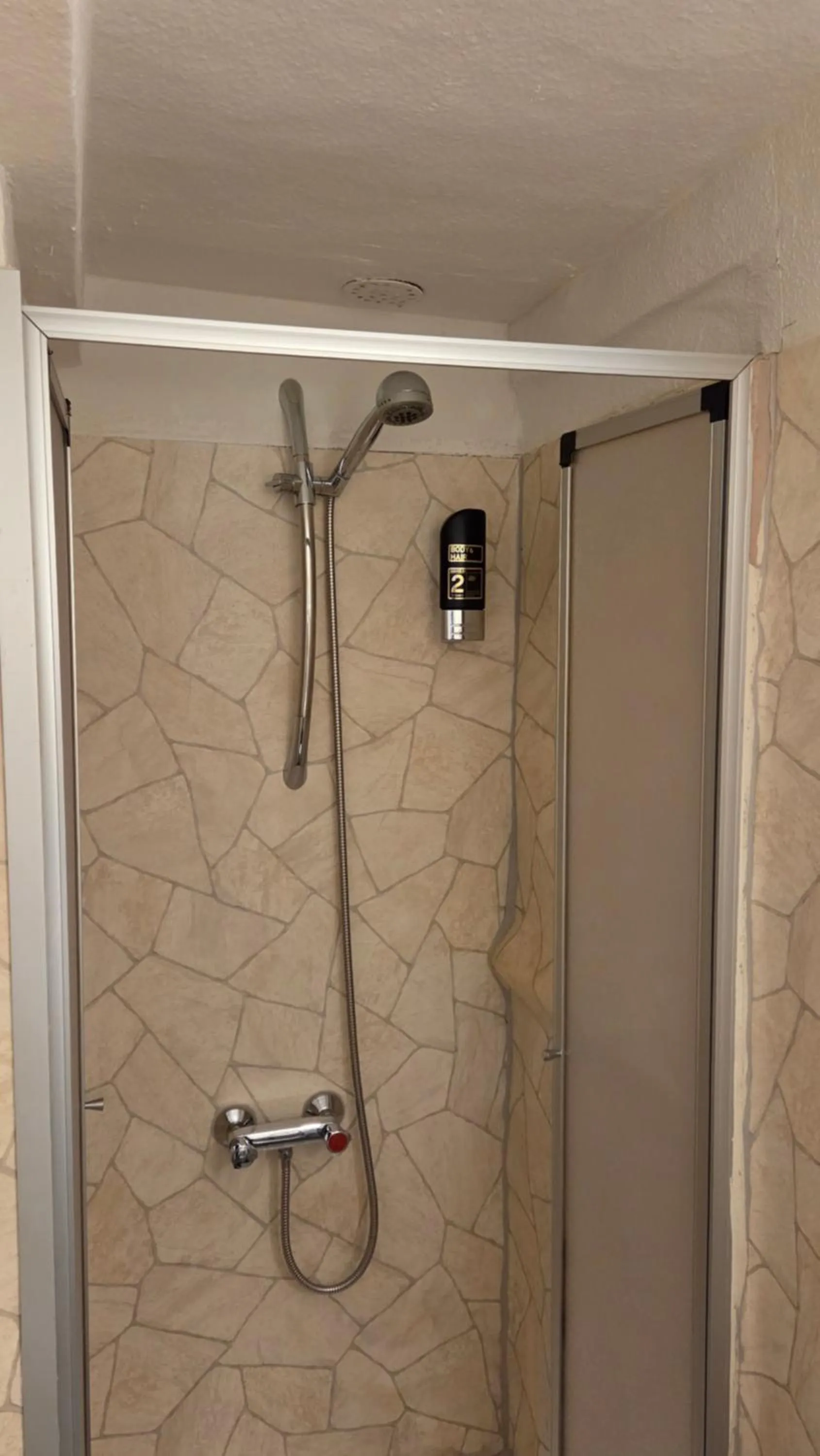 Shower in Hotel Pension Gelpkes Mühle