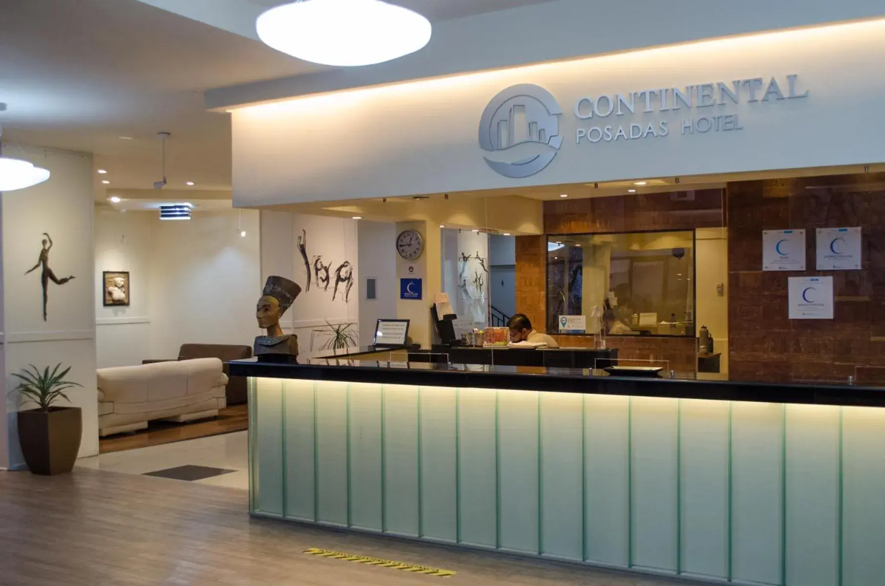 Lobby or reception in Hotel Continental Lobby or reception in Hotel Continental