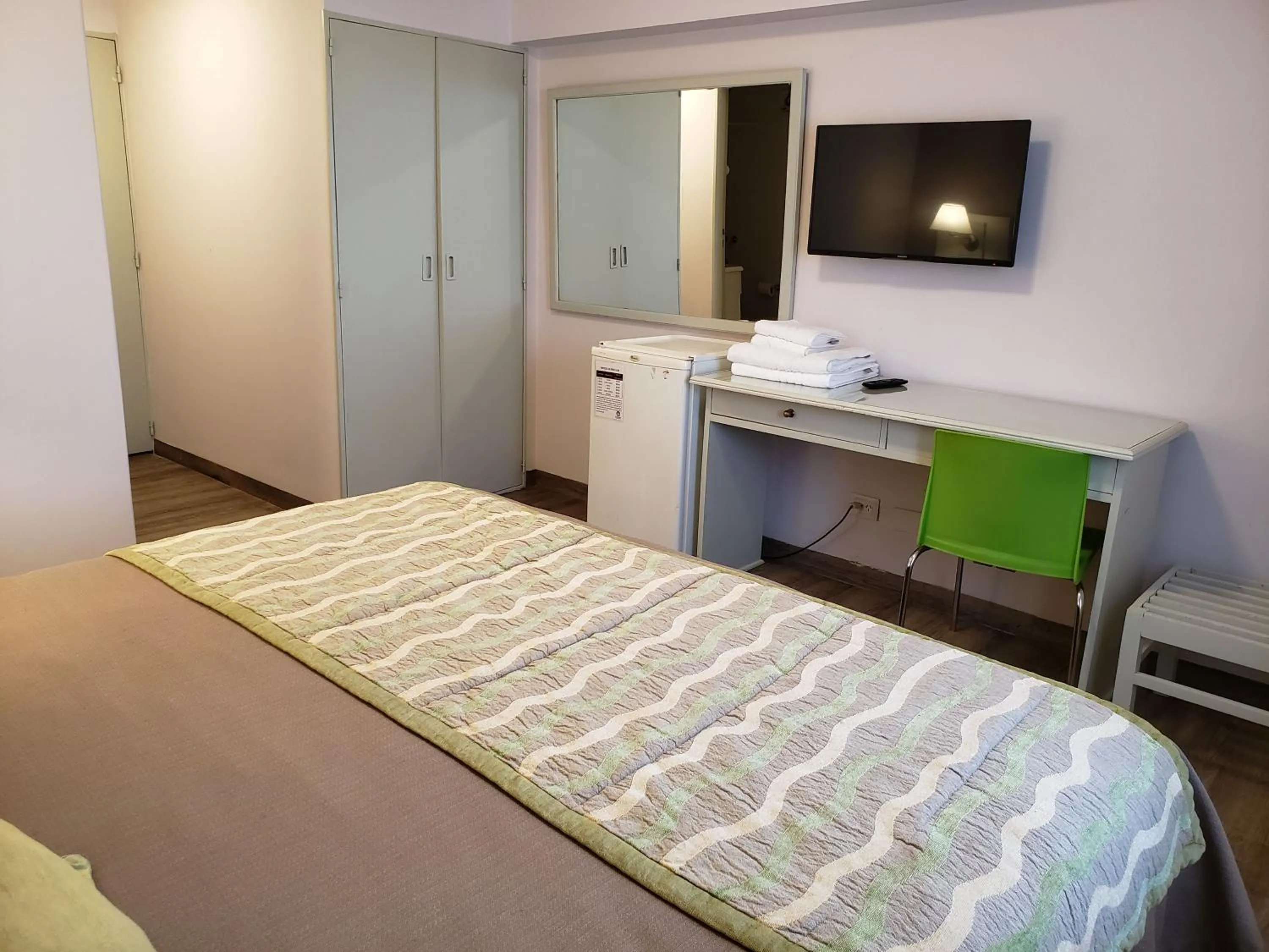 Bedroom, Bed in Hotel Continental