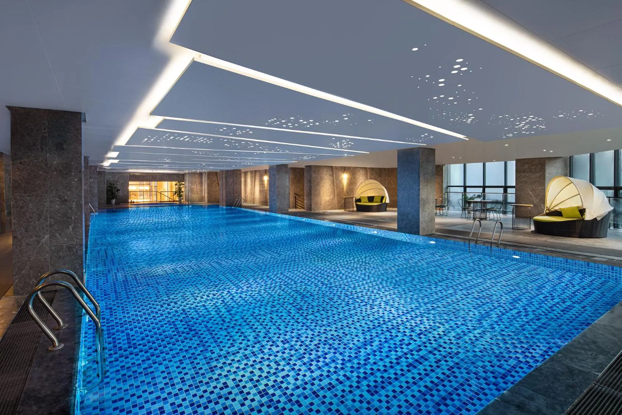 Swimming Pool in Somerset Zhuankou Wuhan